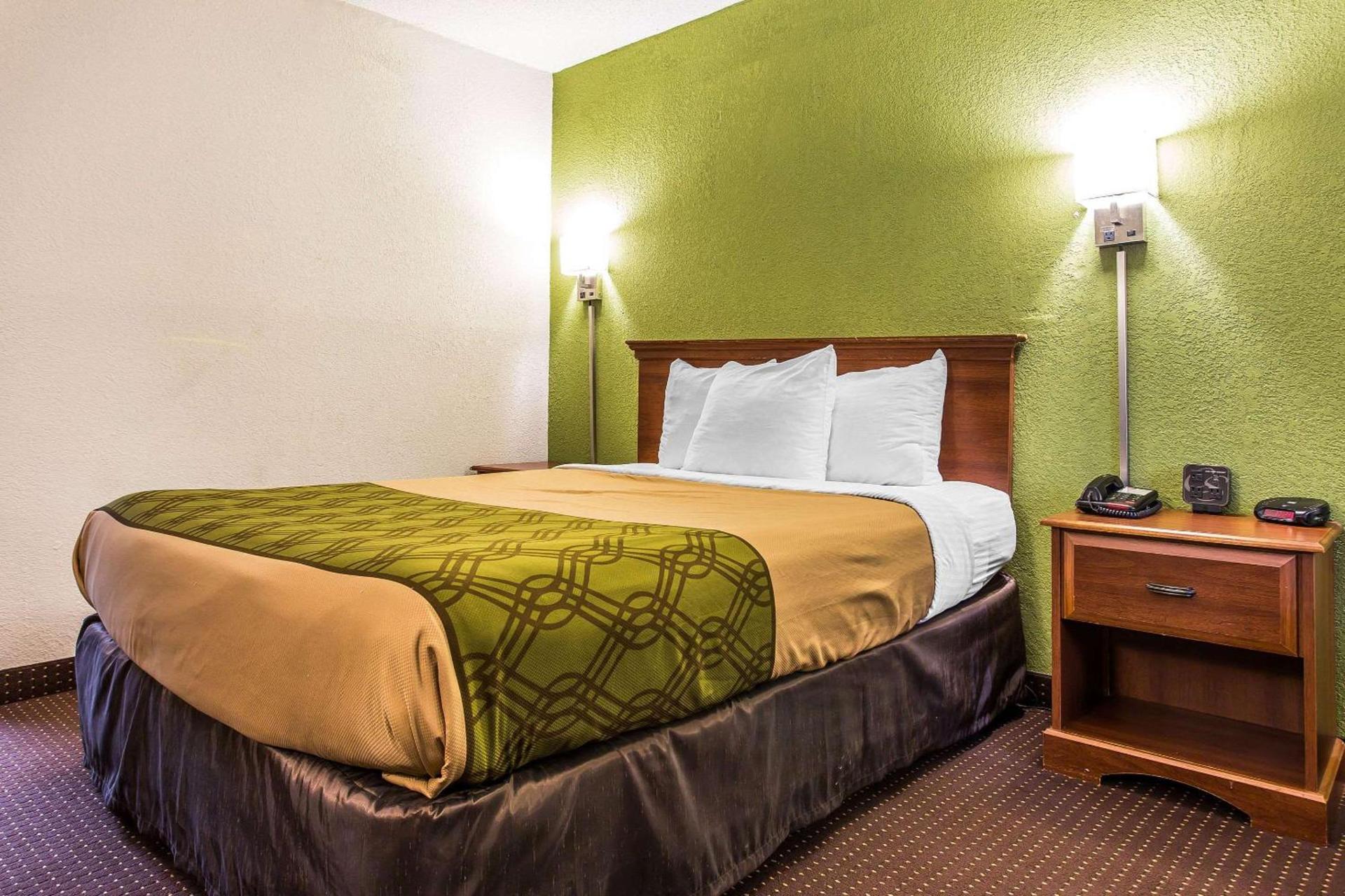 Economy Inn photo 9