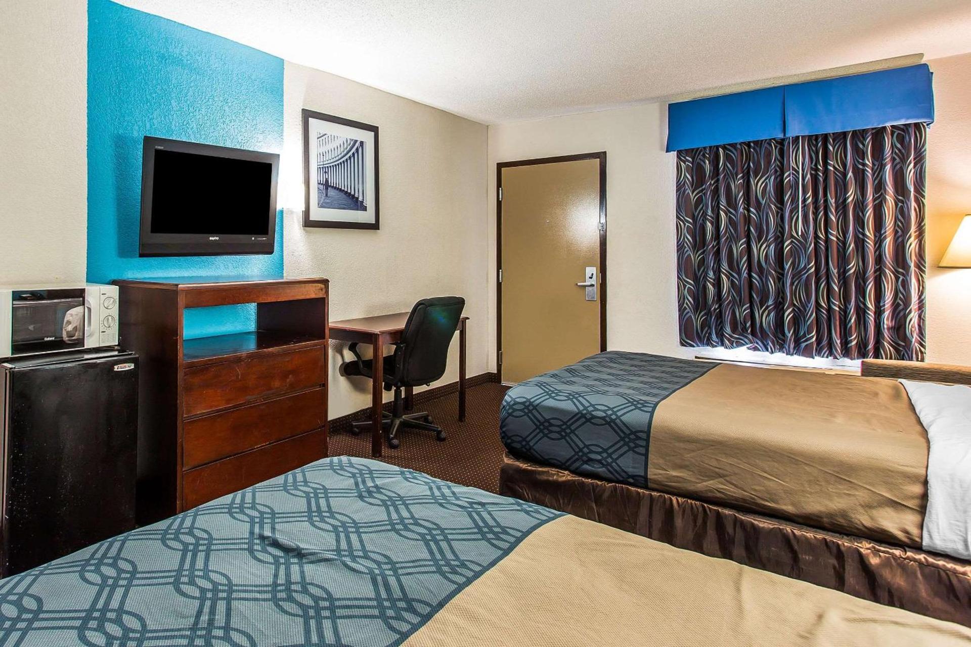 Economy Inn photo 11