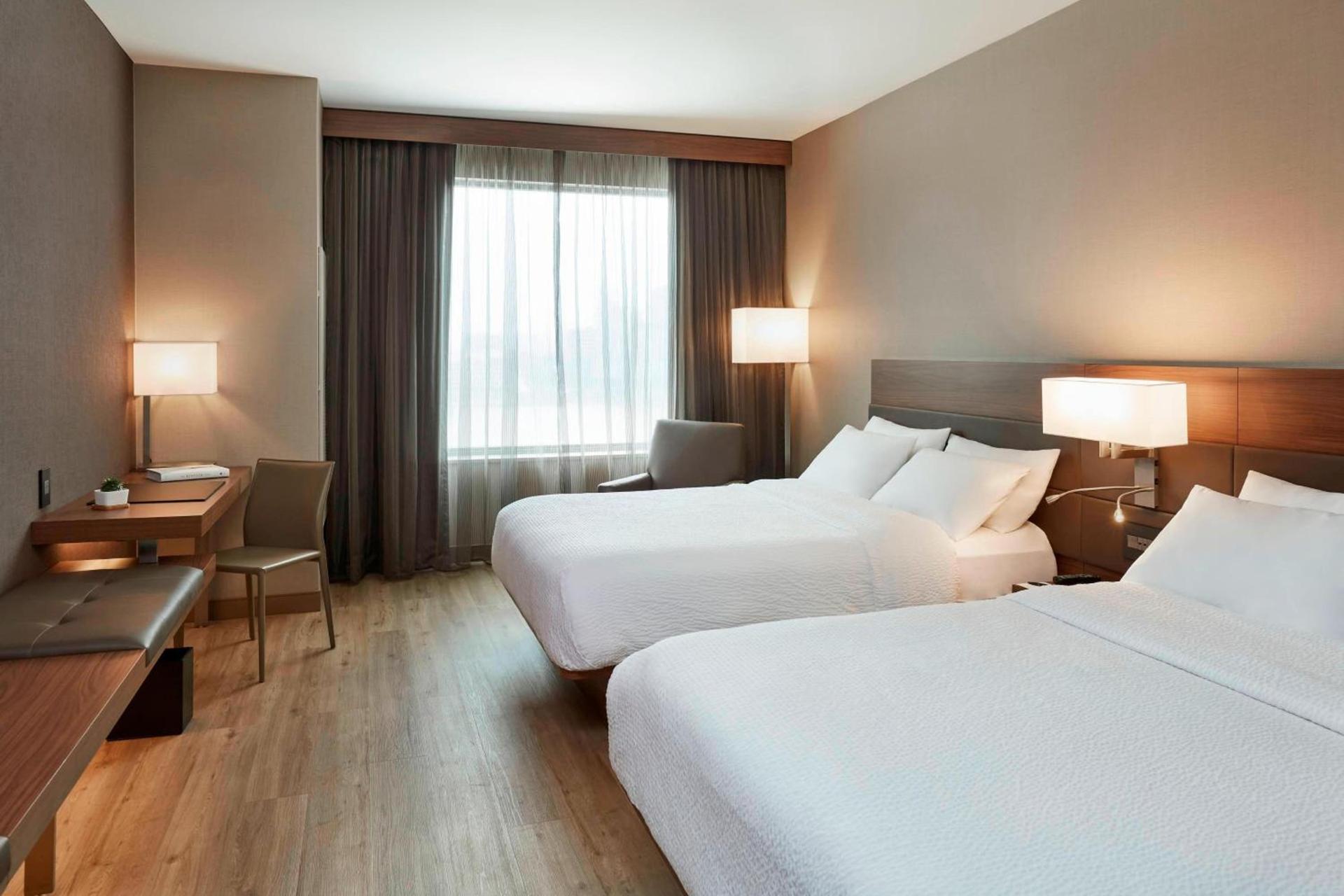 AC Hotel by Marriott Cincinnati at The Banks photo 13