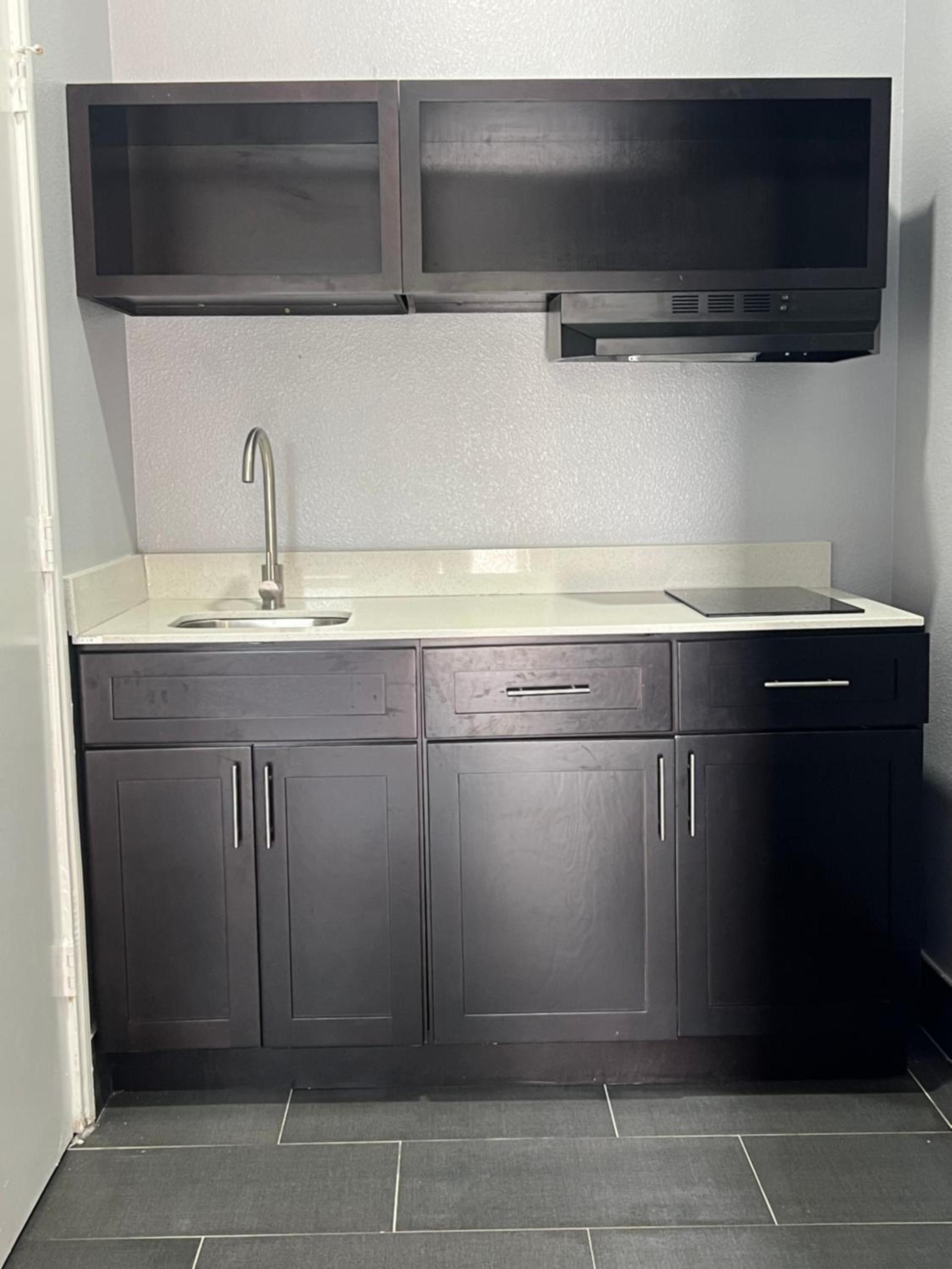 Airway Inn - IAH Airport photo 10