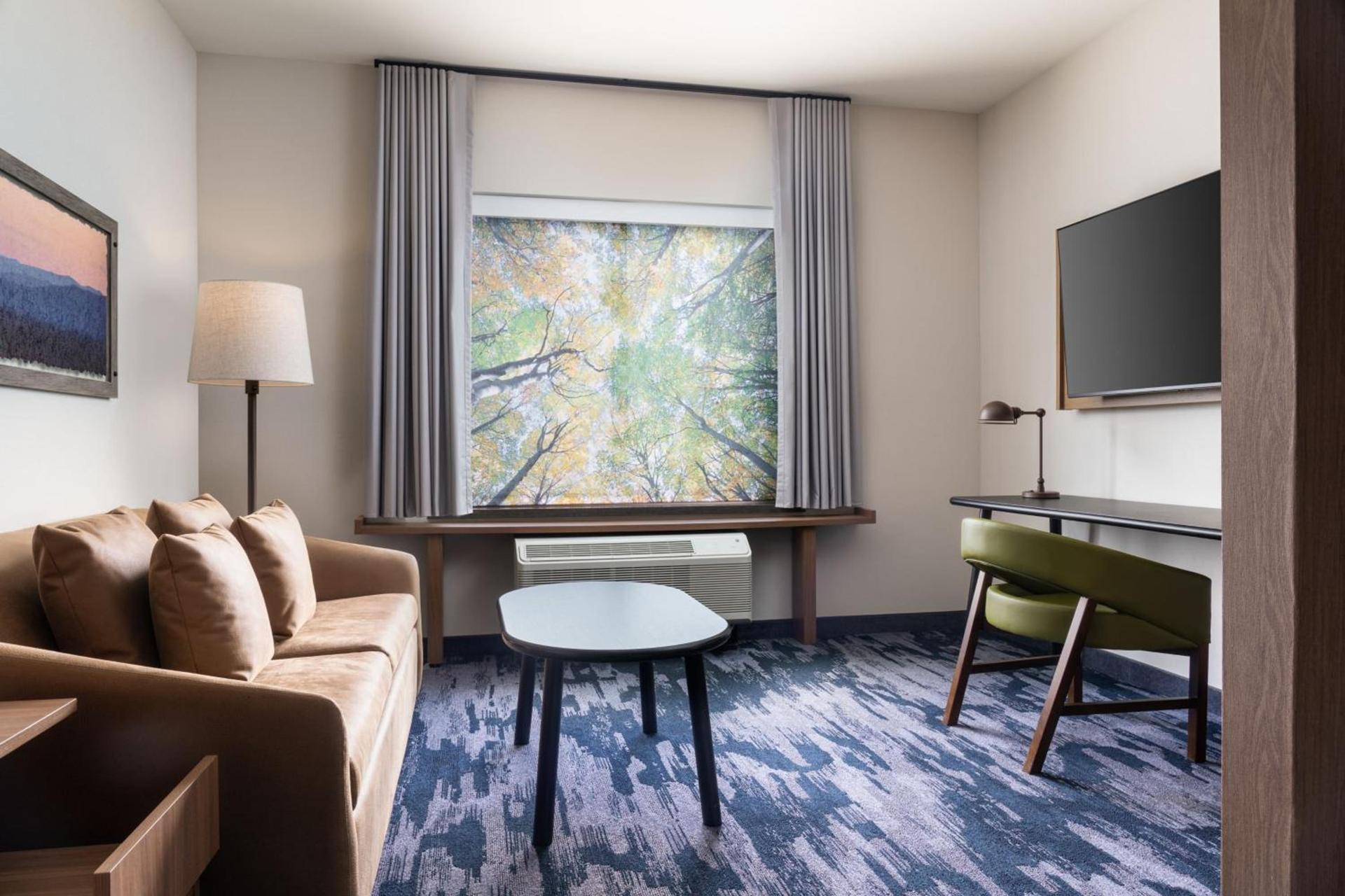 Fairfield Inn & Suites by Marriott Cleveland Tiedeman Road photo 9