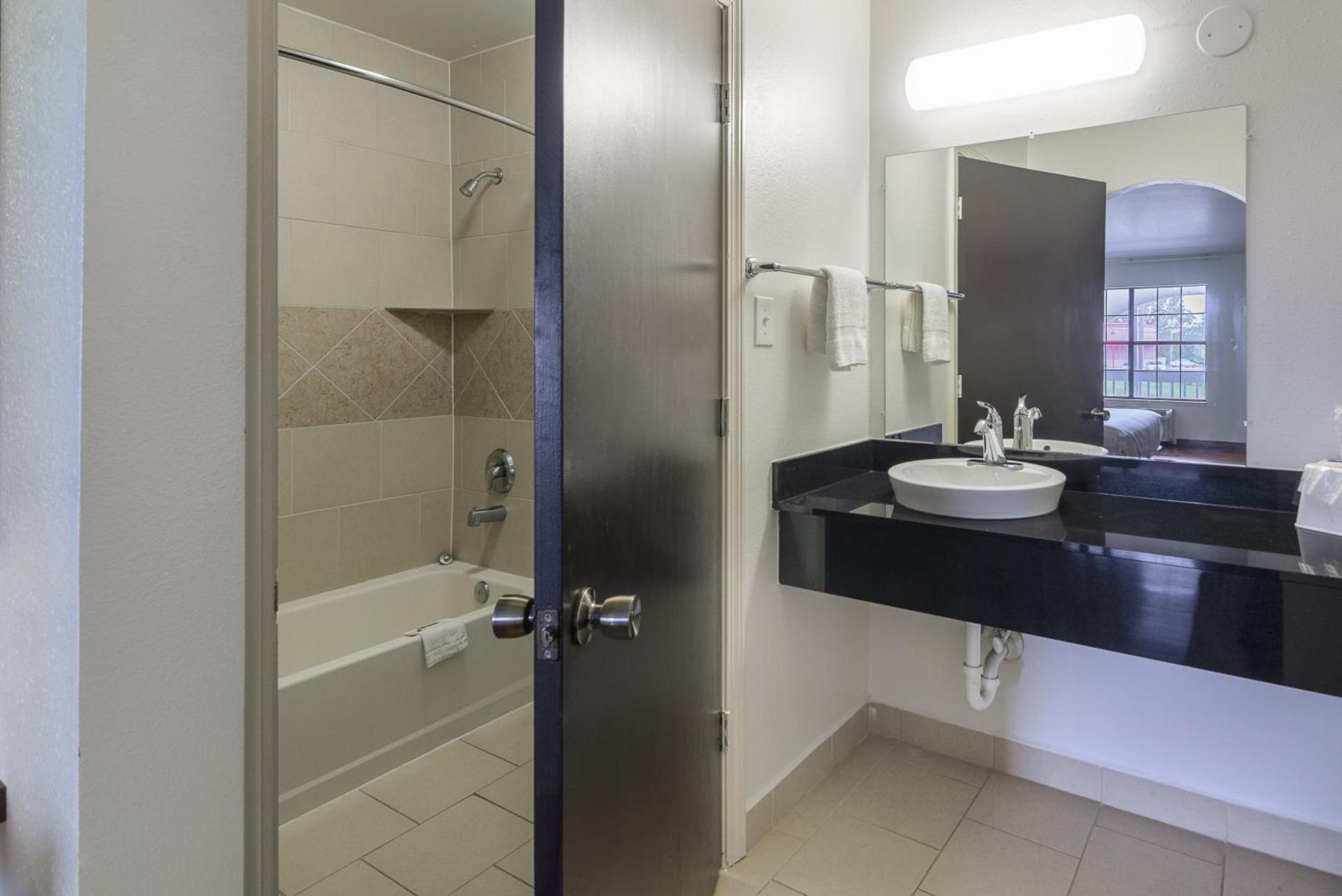 Motel 6-Canton, TX photo 30