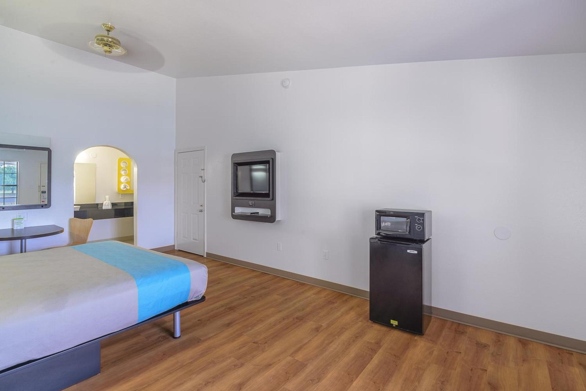 Motel 6-Canton, TX photo 14