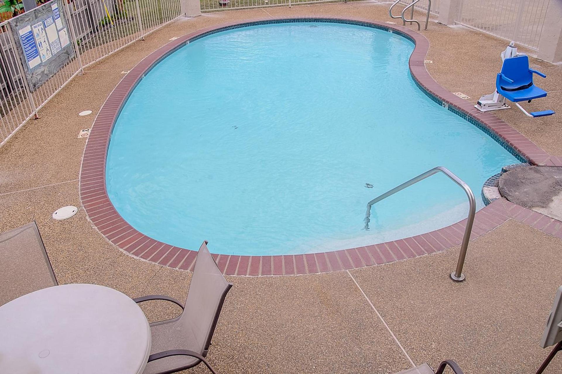 Motel 6-Canton, TX photo 13