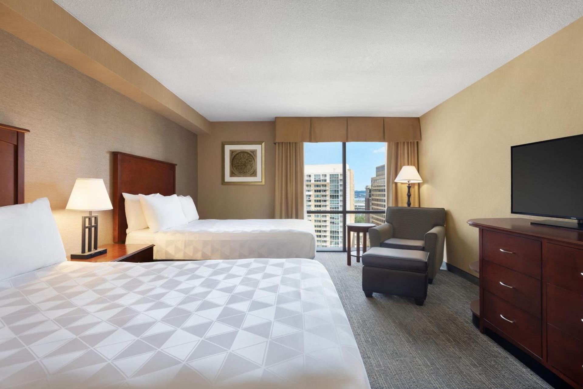 Holiday Inn National Airport/Crystal City by IHG photo 8