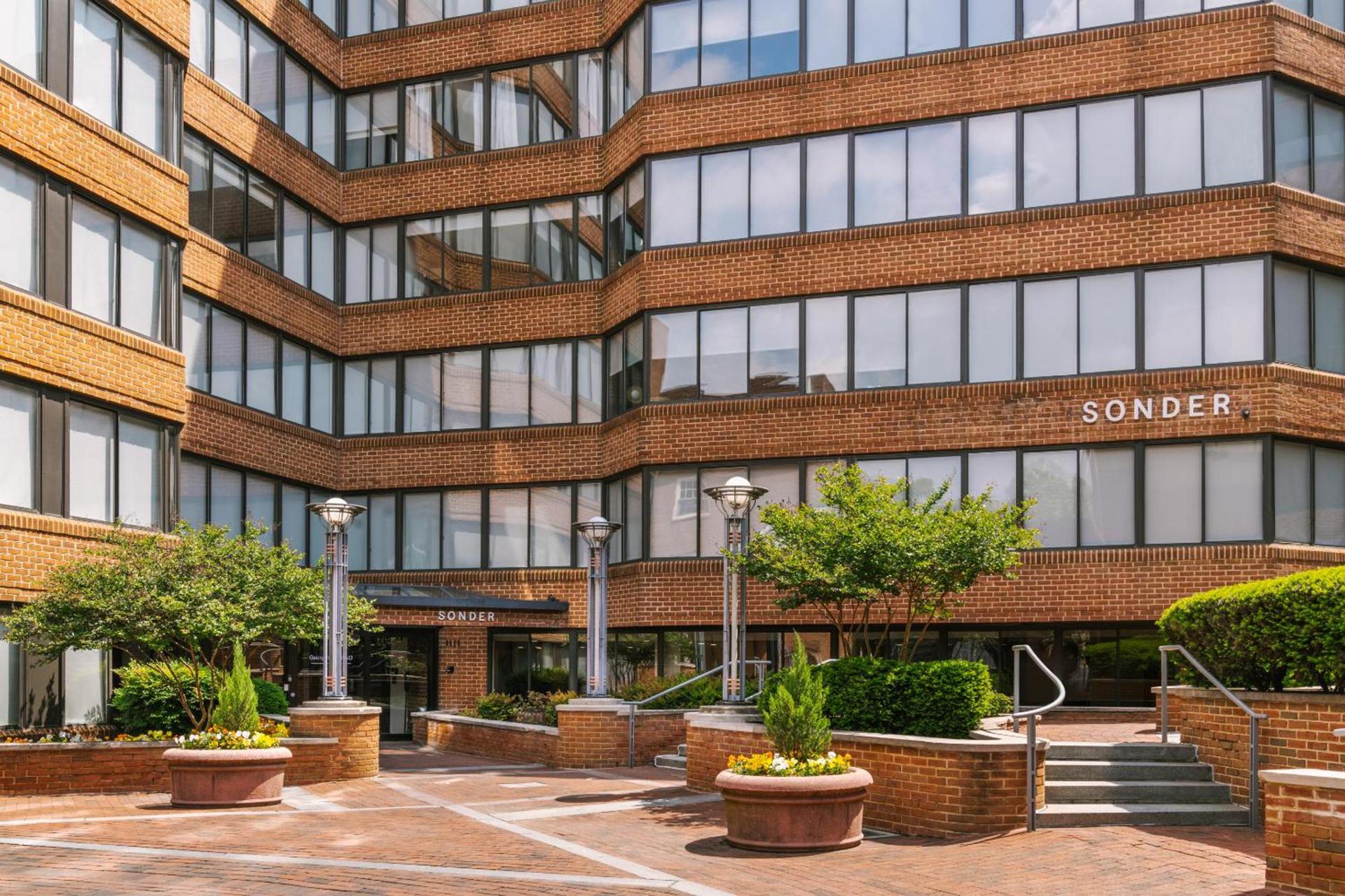Global Luxury Suites at Georgetown photo 24