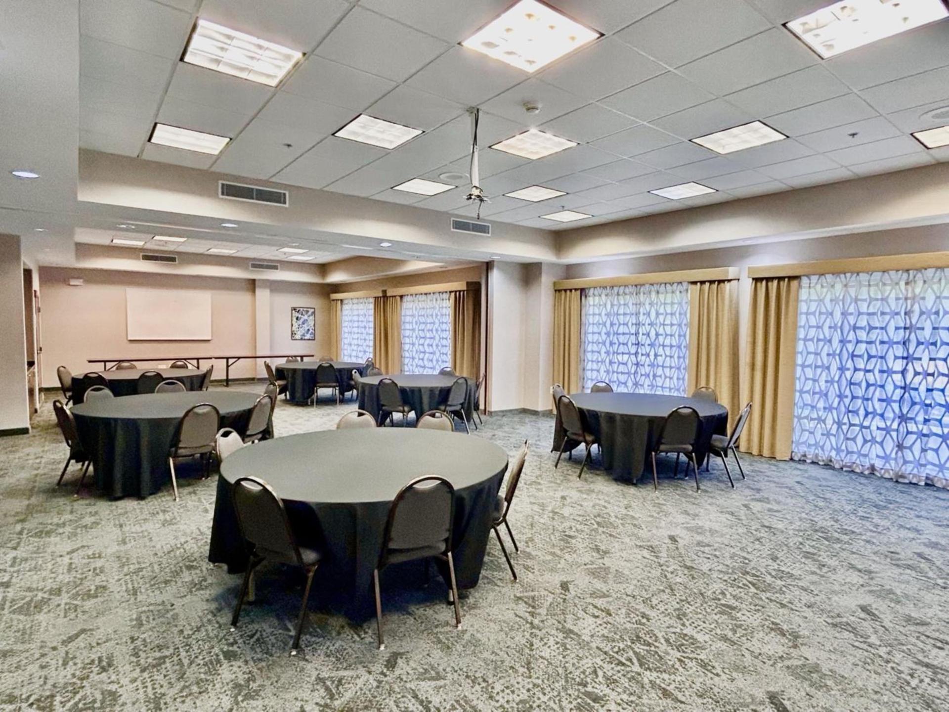 Holiday Inn Express & Suites Lexington by IHG photo 50
