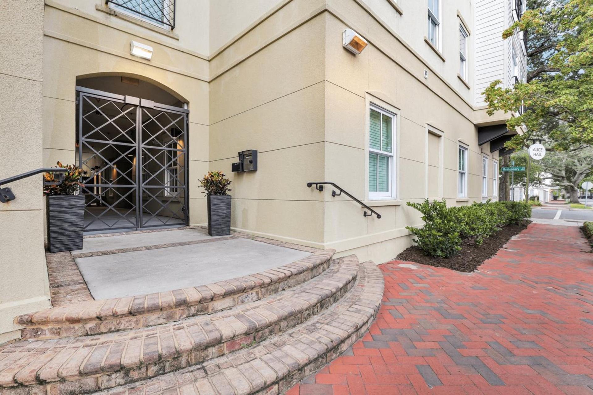 Savannah Residences photo 40
