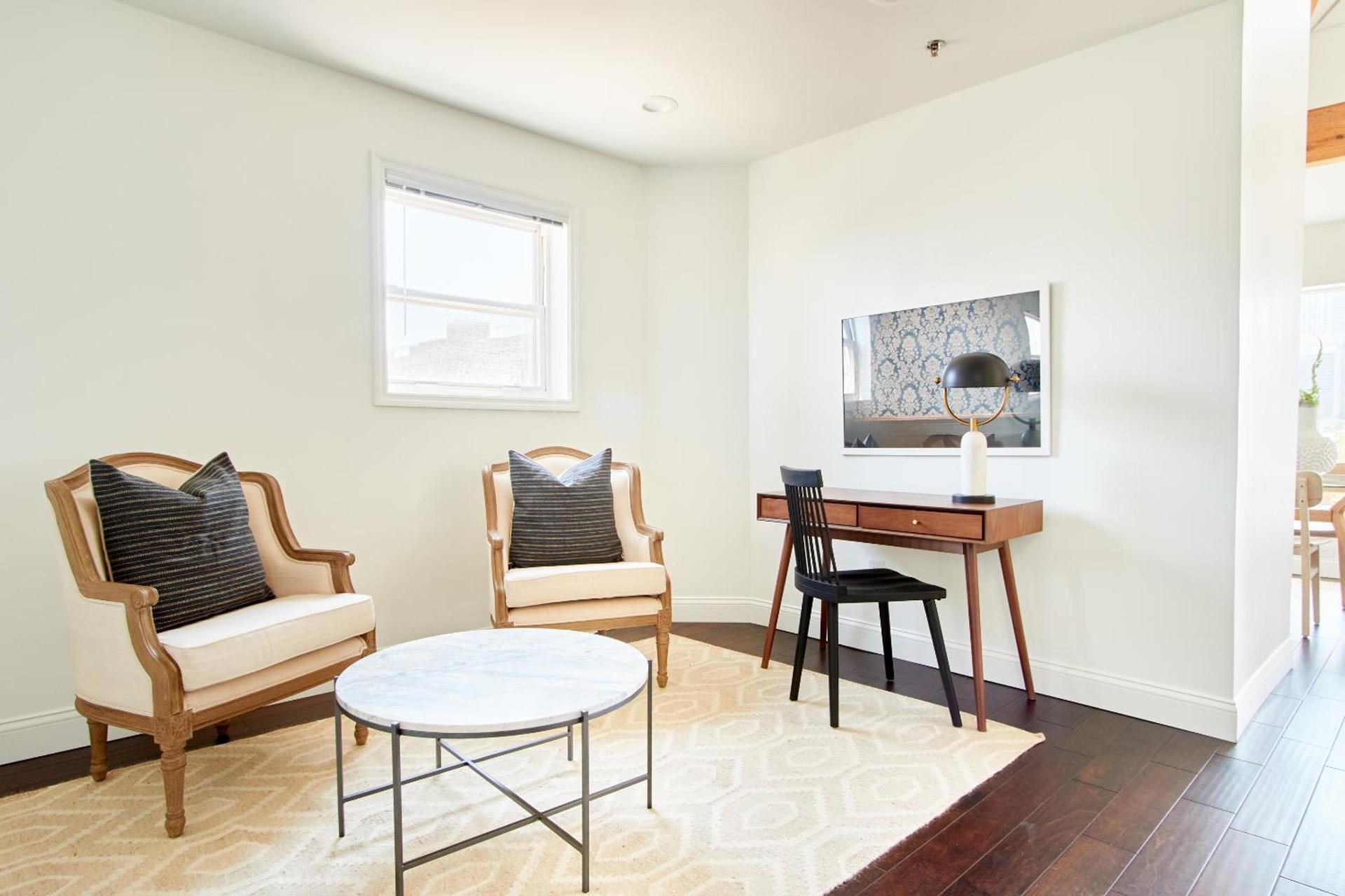 Baltimore Place photo 21
