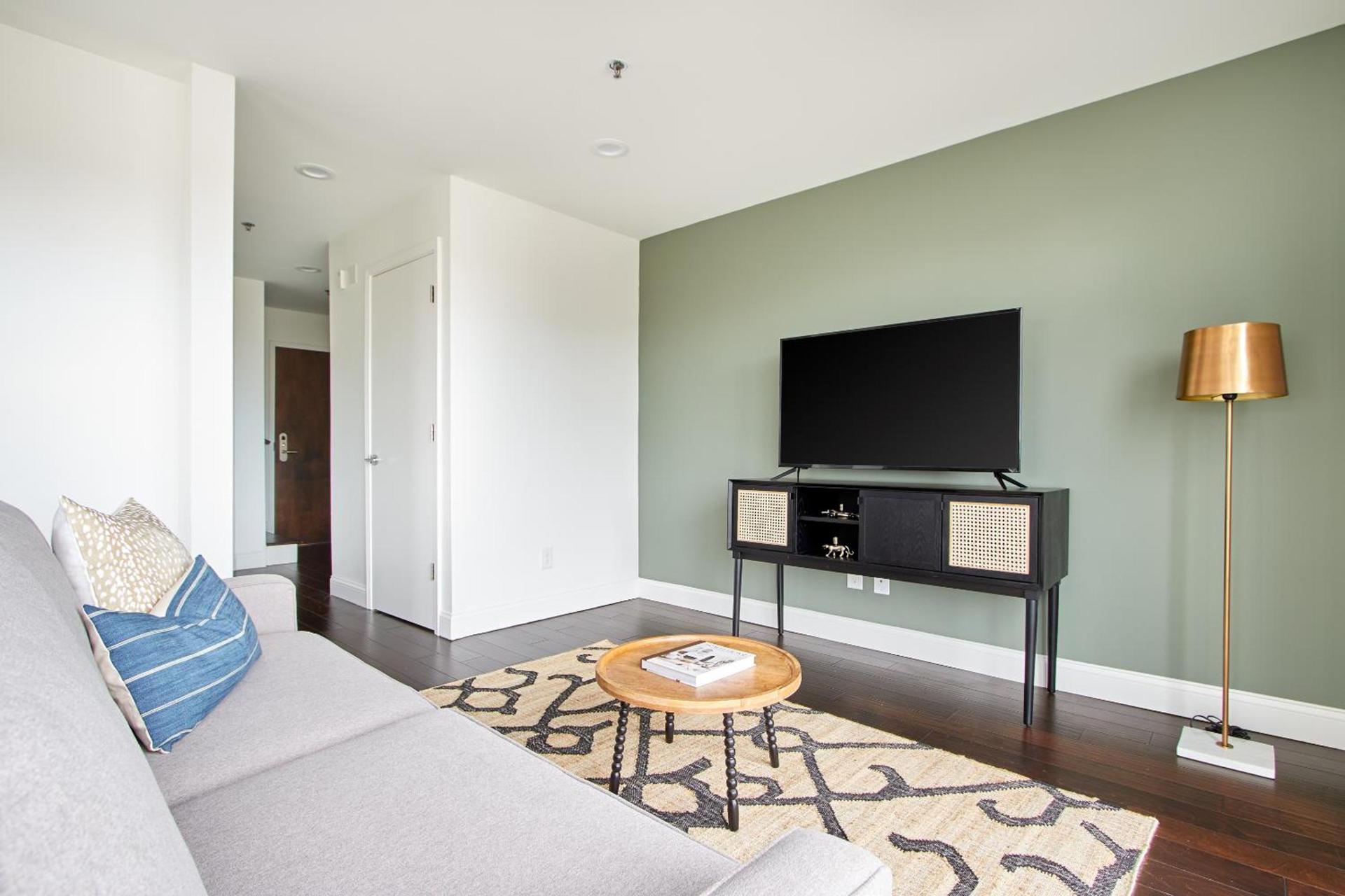 Baltimore Place photo 5