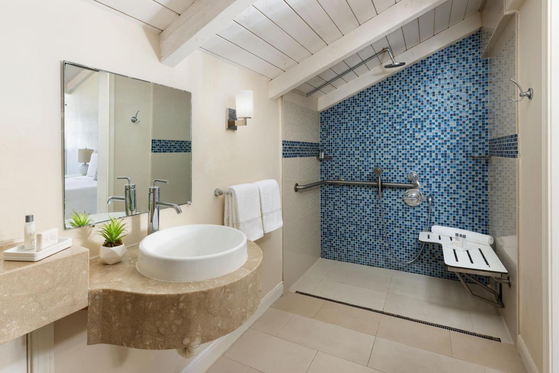 Pacific Edge Hotel photo 7