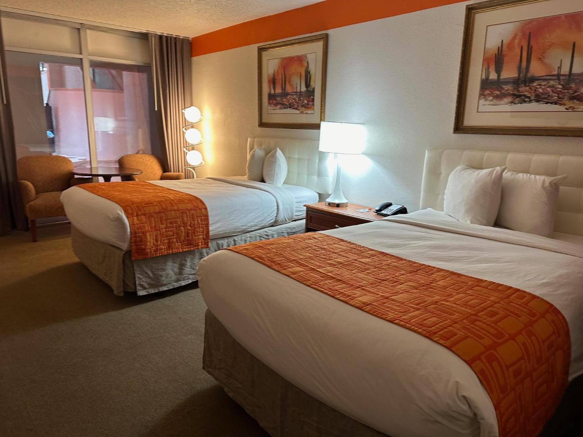 Howard Johnson by Wyndham Gallup photo 18