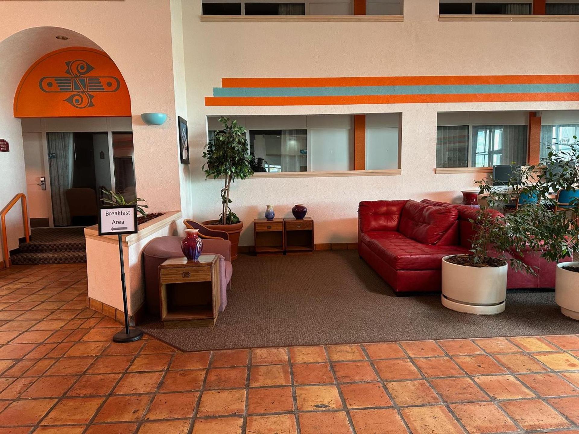 Howard Johnson by Wyndham Gallup photo 11