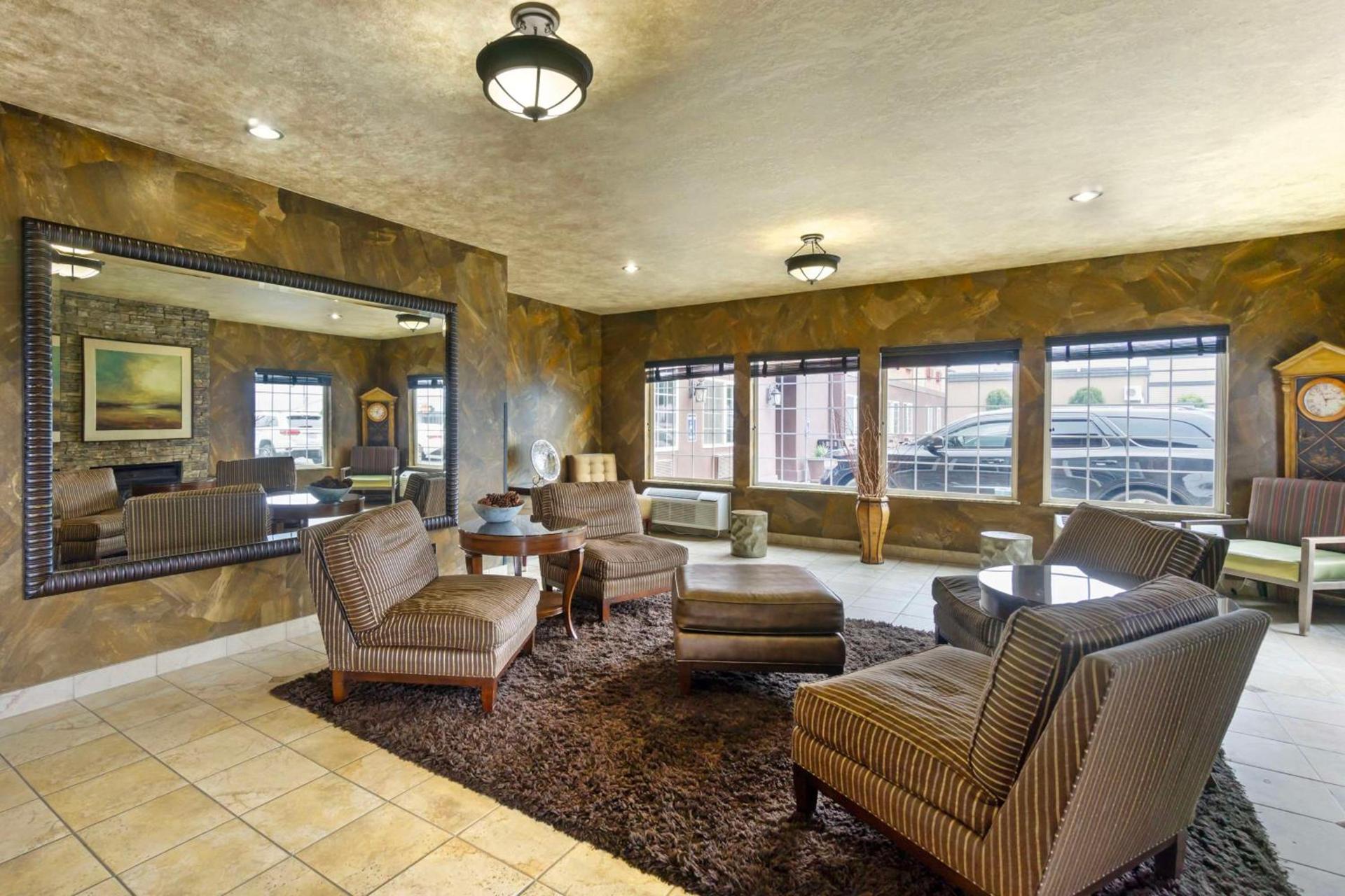 Best Western Plus Yakima Hotel photo 2