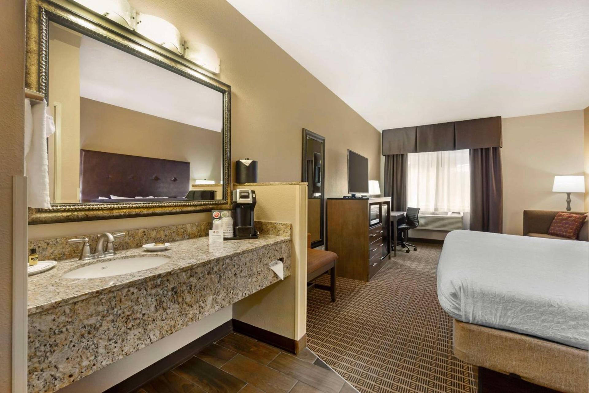 Best Western Plus Yakima Hotel photo 6