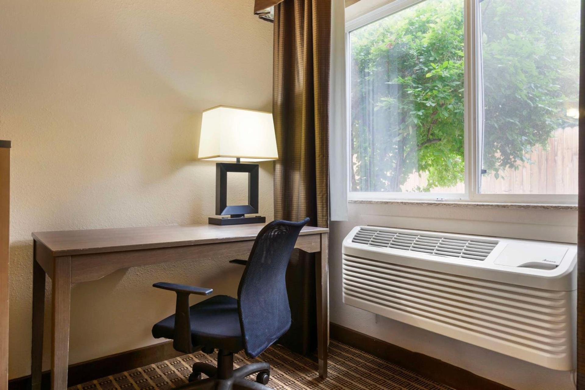 Best Western Plus Yakima Hotel photo 16
