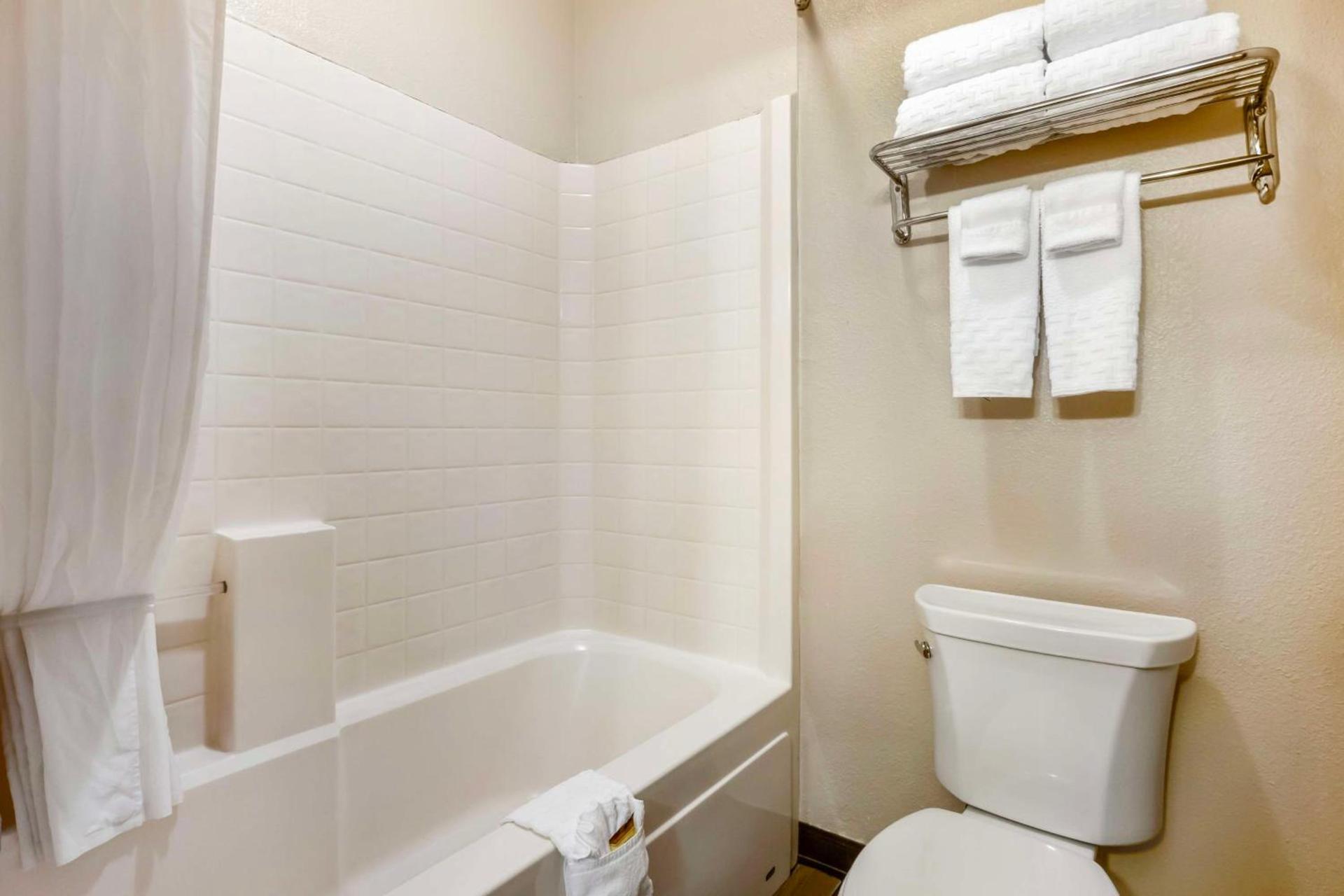 Best Western Plus Yakima Hotel photo 19