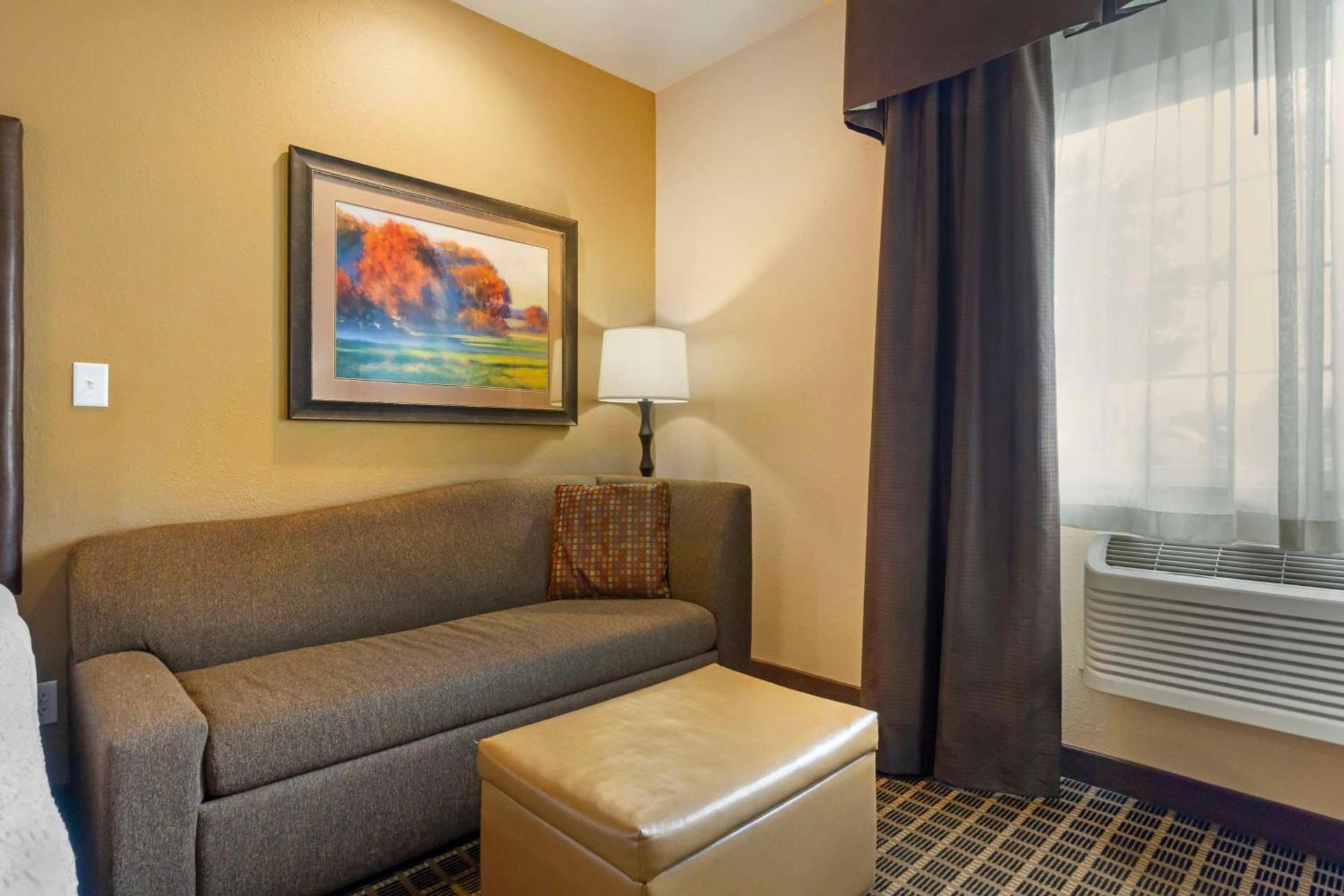 Best Western Plus Yakima Hotel photo 24