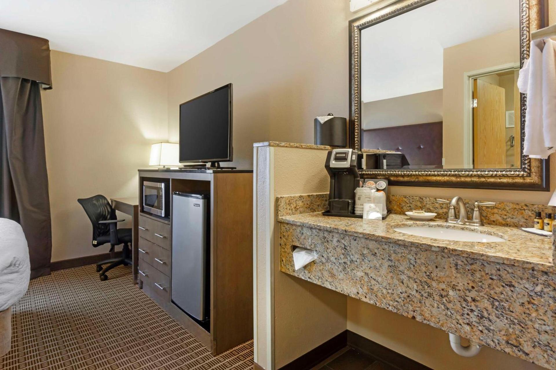 Best Western Plus Yakima Hotel photo 30