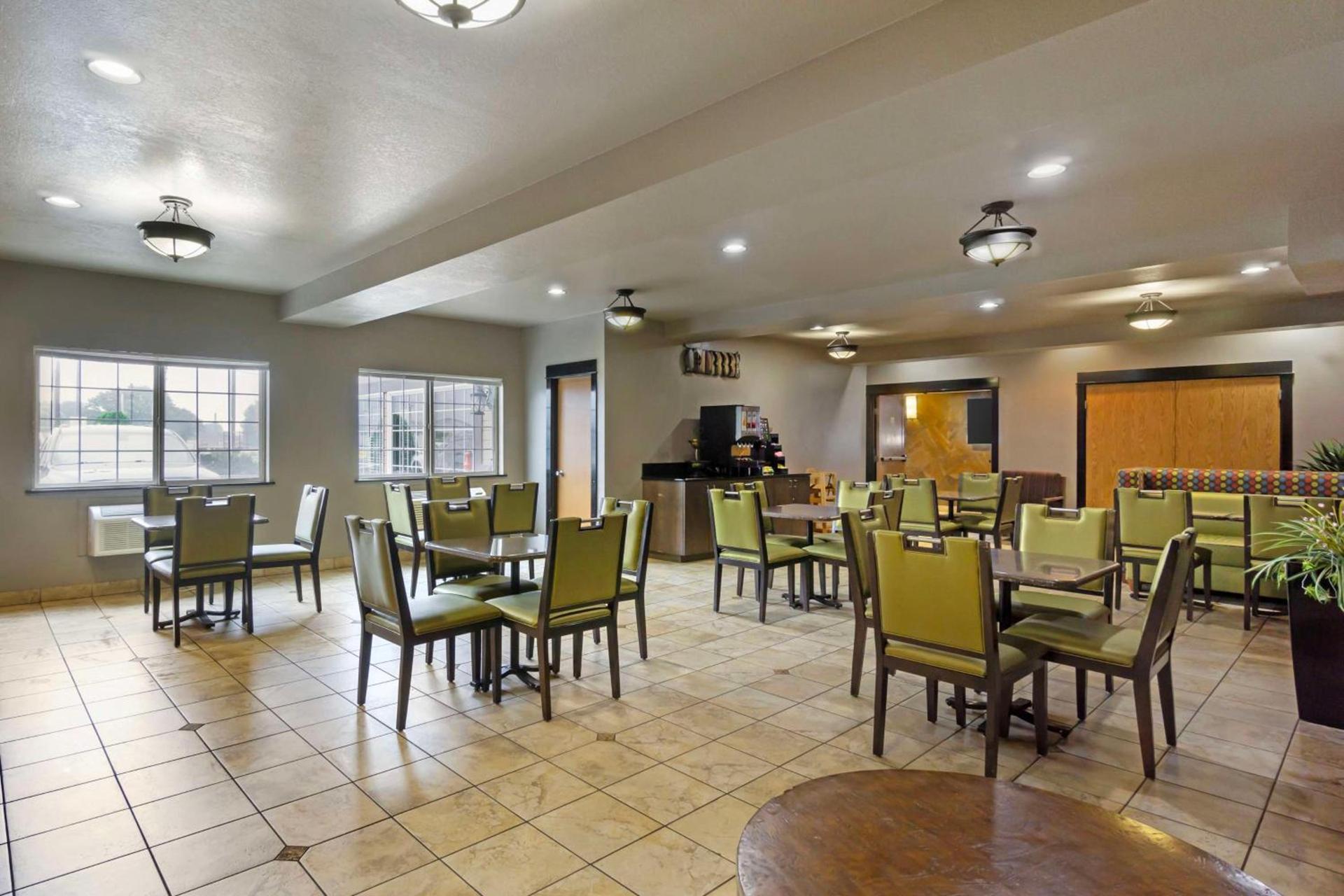 Best Western Plus Yakima Hotel photo 46