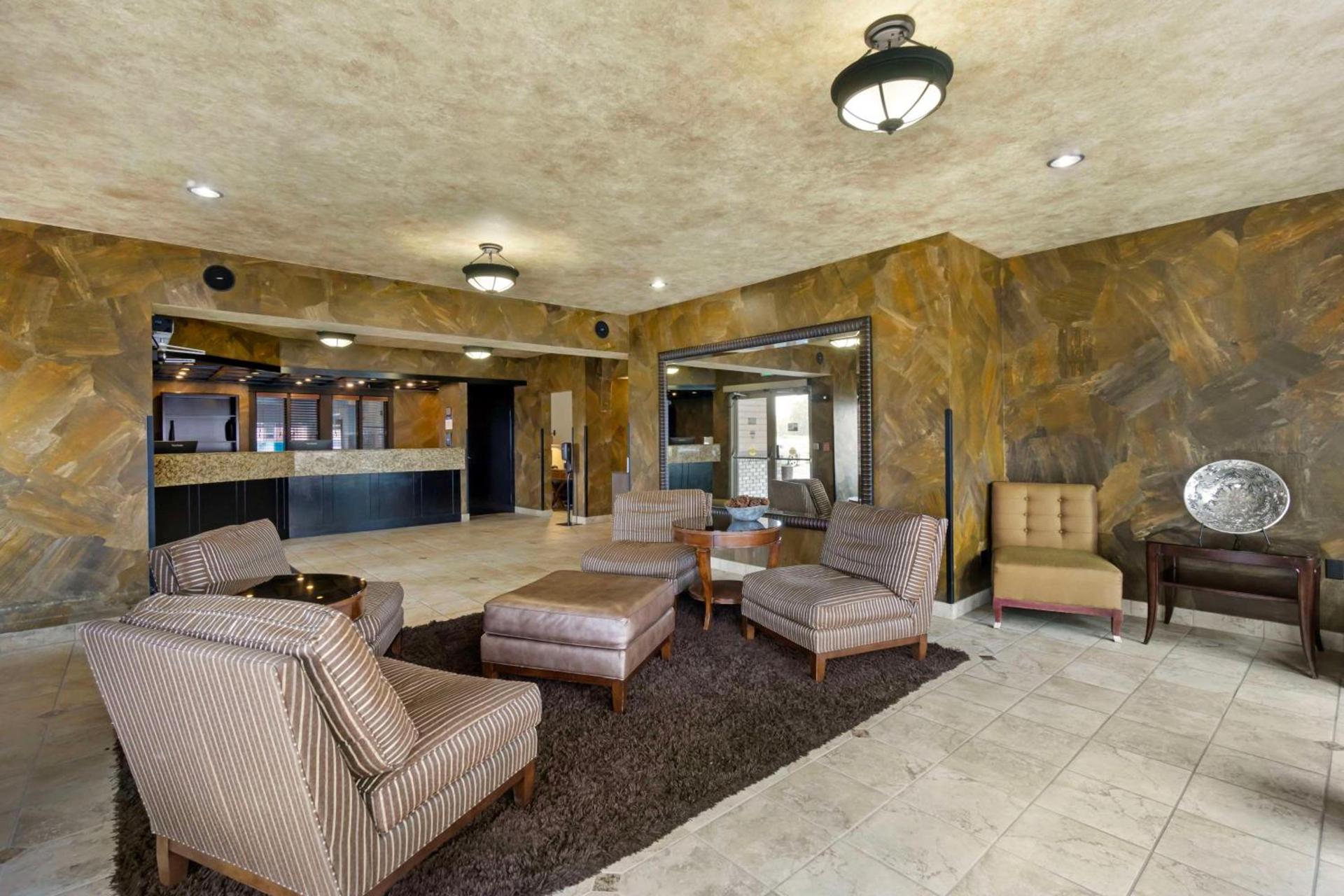 Best Western Plus Yakima Hotel photo 49