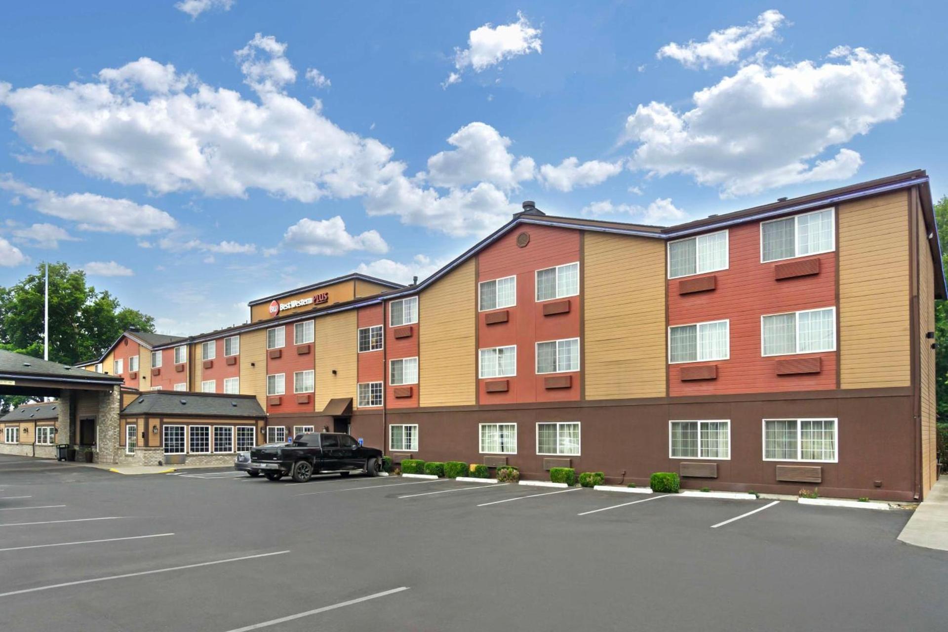 Best Western Plus Yakima Hotel photo 56