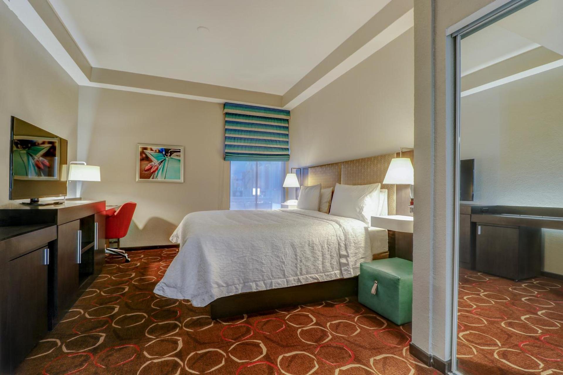 Hampton Inn Tropicana photo 3