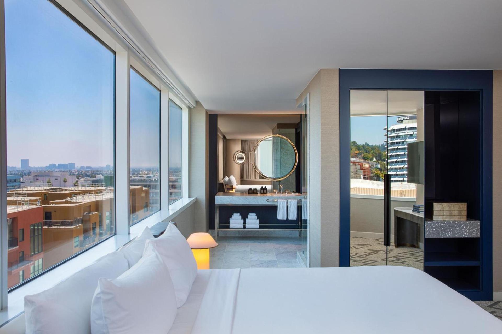 W Hollywood photo 48
