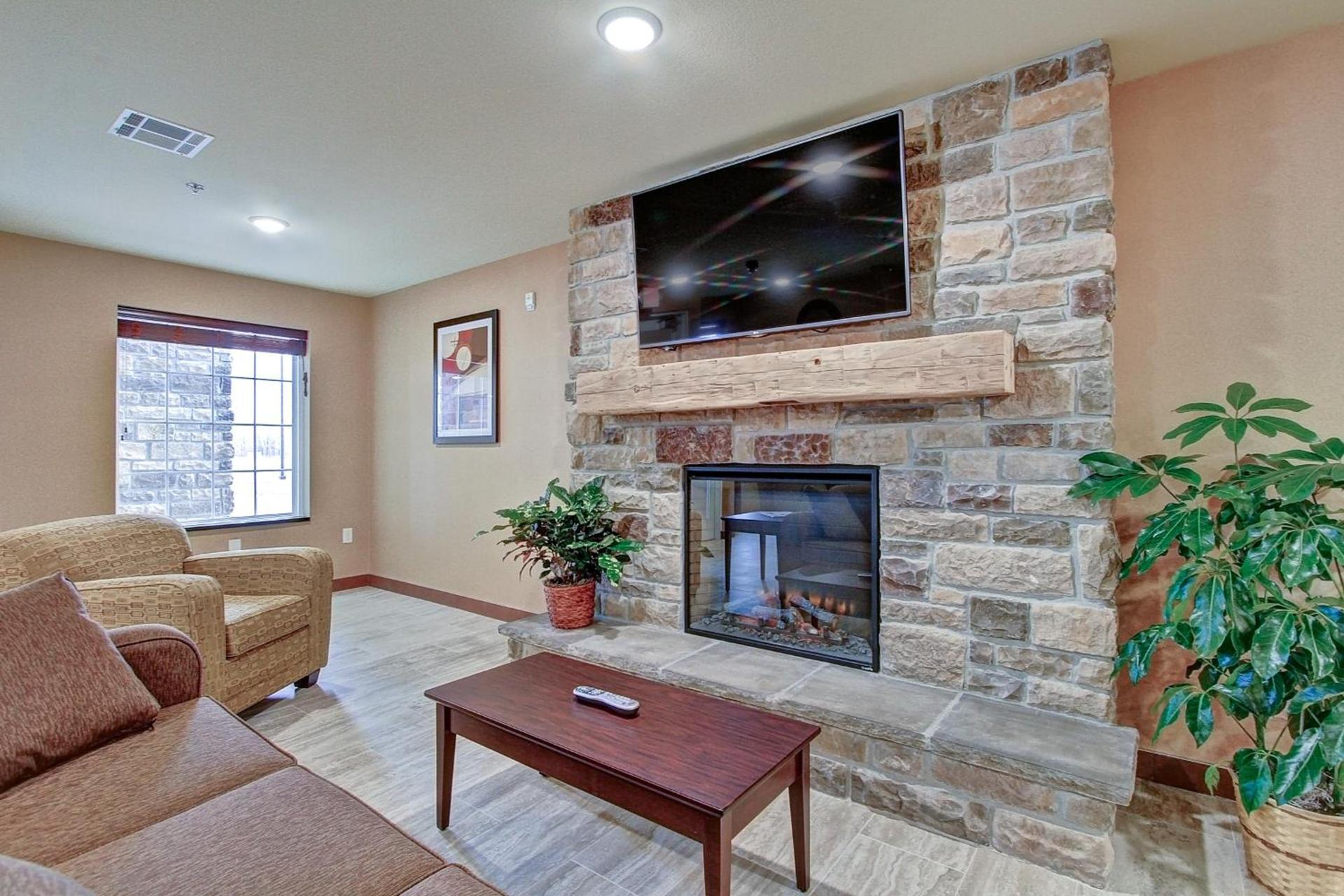 Cobblestone Hotel & Suites Pulaski/Green Bay photo 20