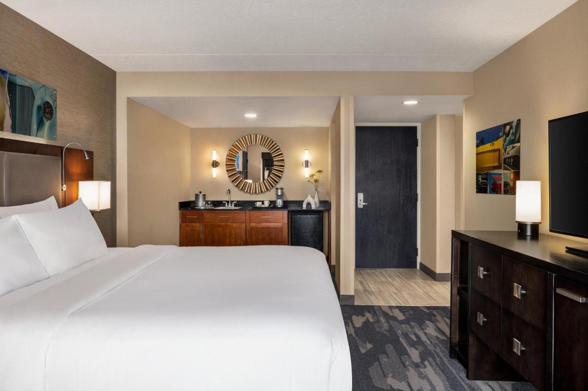 Crowne Plaza Auburn Hills by IHG photo 49
