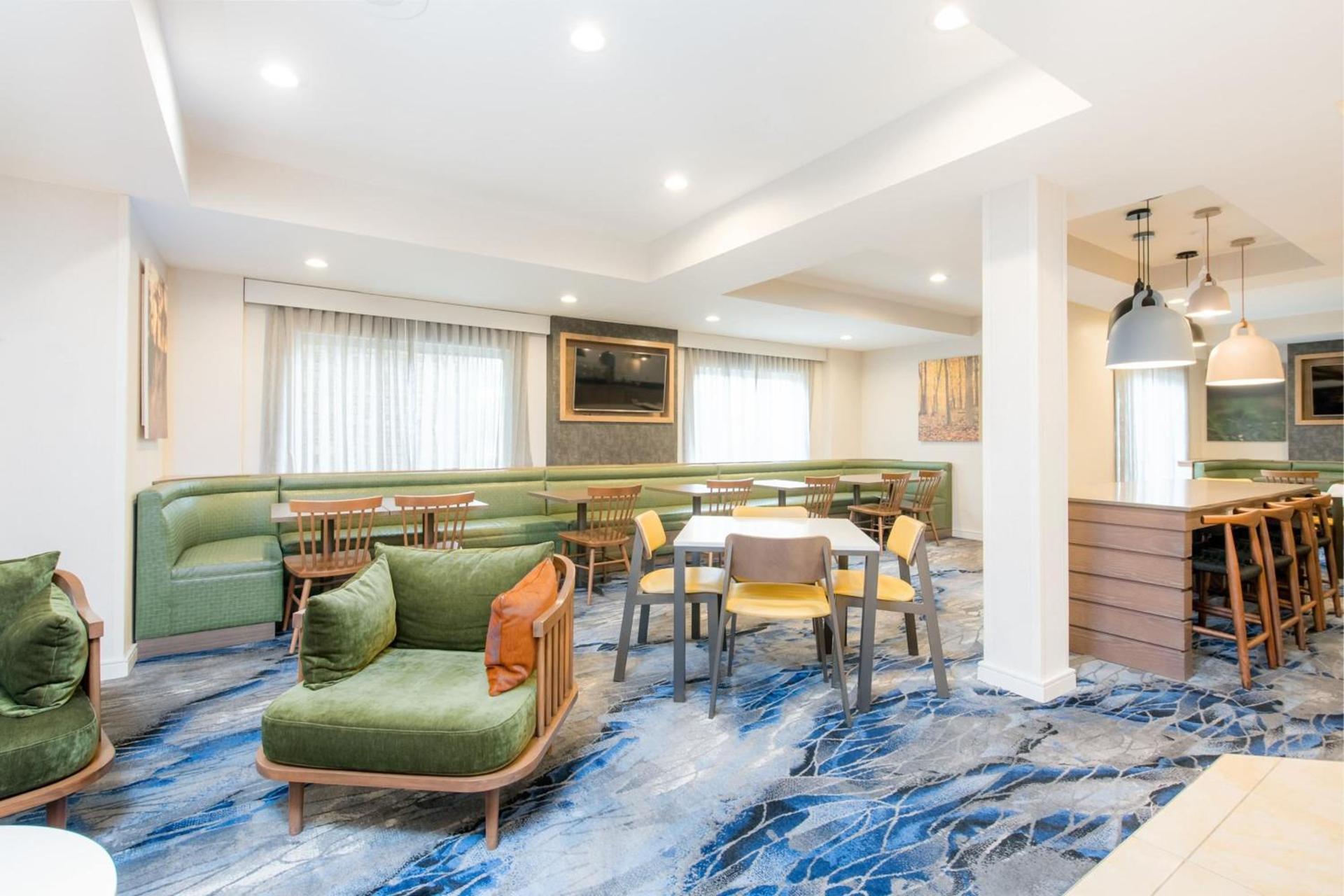 Fairfield Inn Suites Brunswick photo 8
