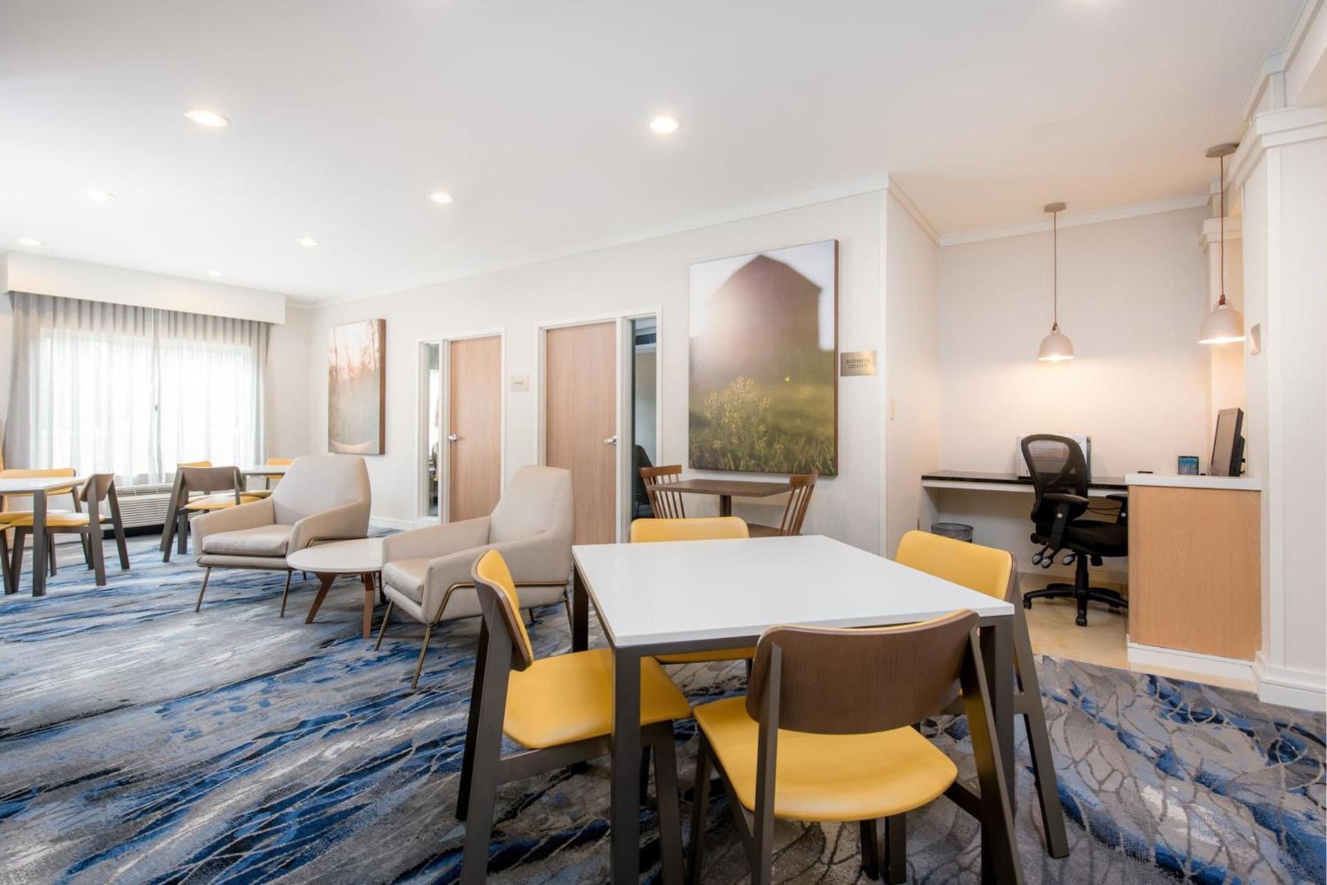 Fairfield Inn Suites Brunswick photo 10