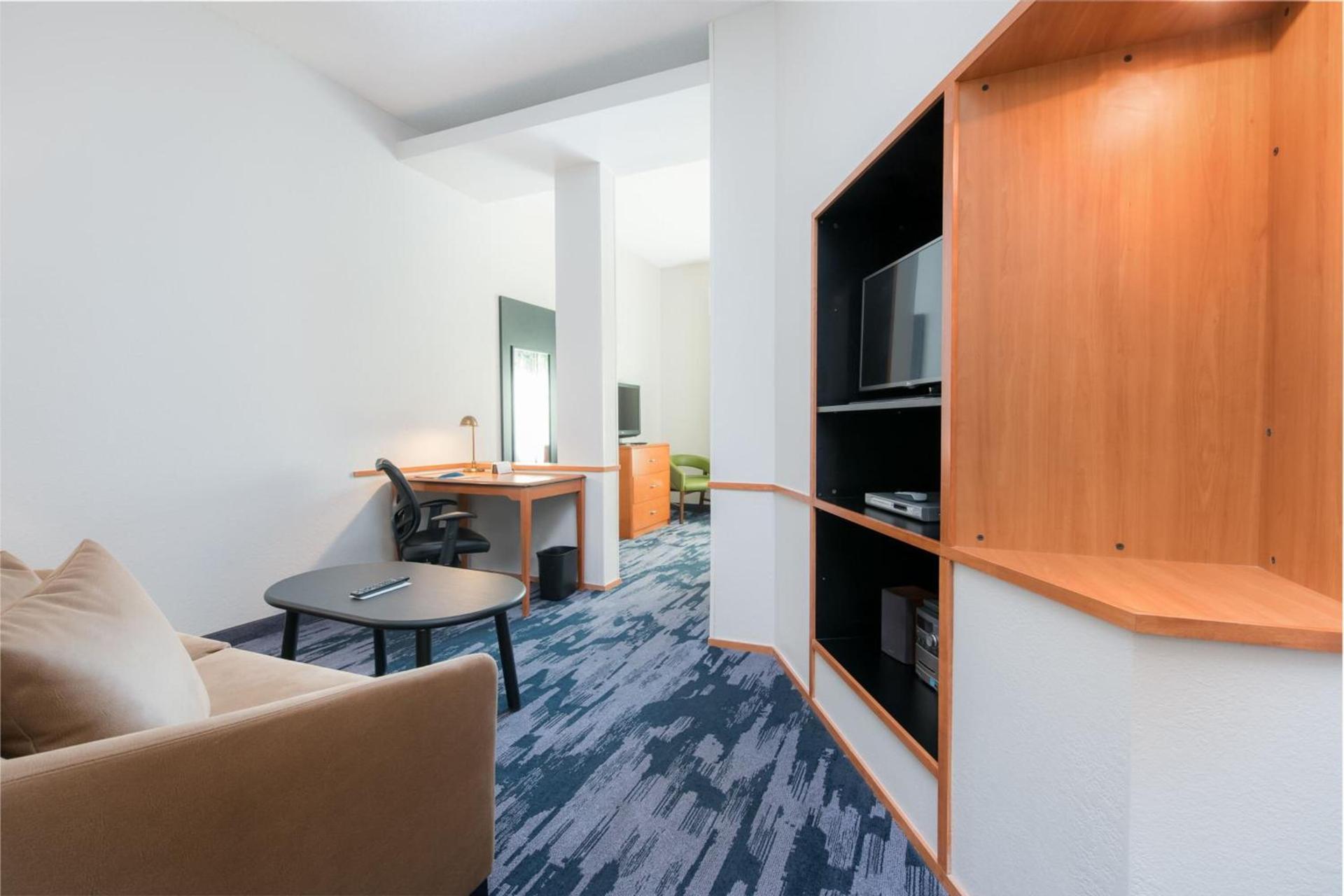 Fairfield Inn Suites Brunswick photo 11