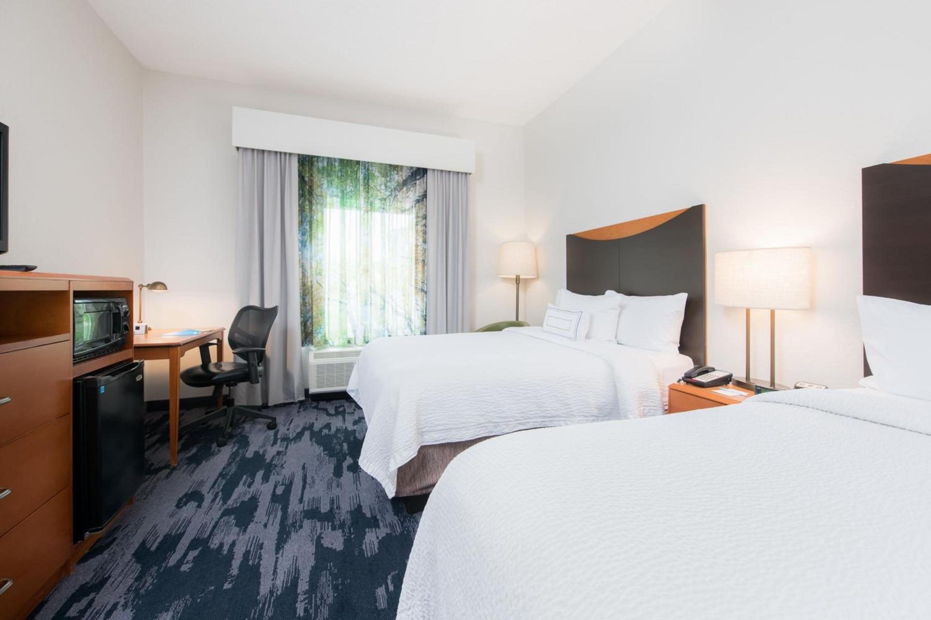 Fairfield Inn Suites Brunswick photo 12