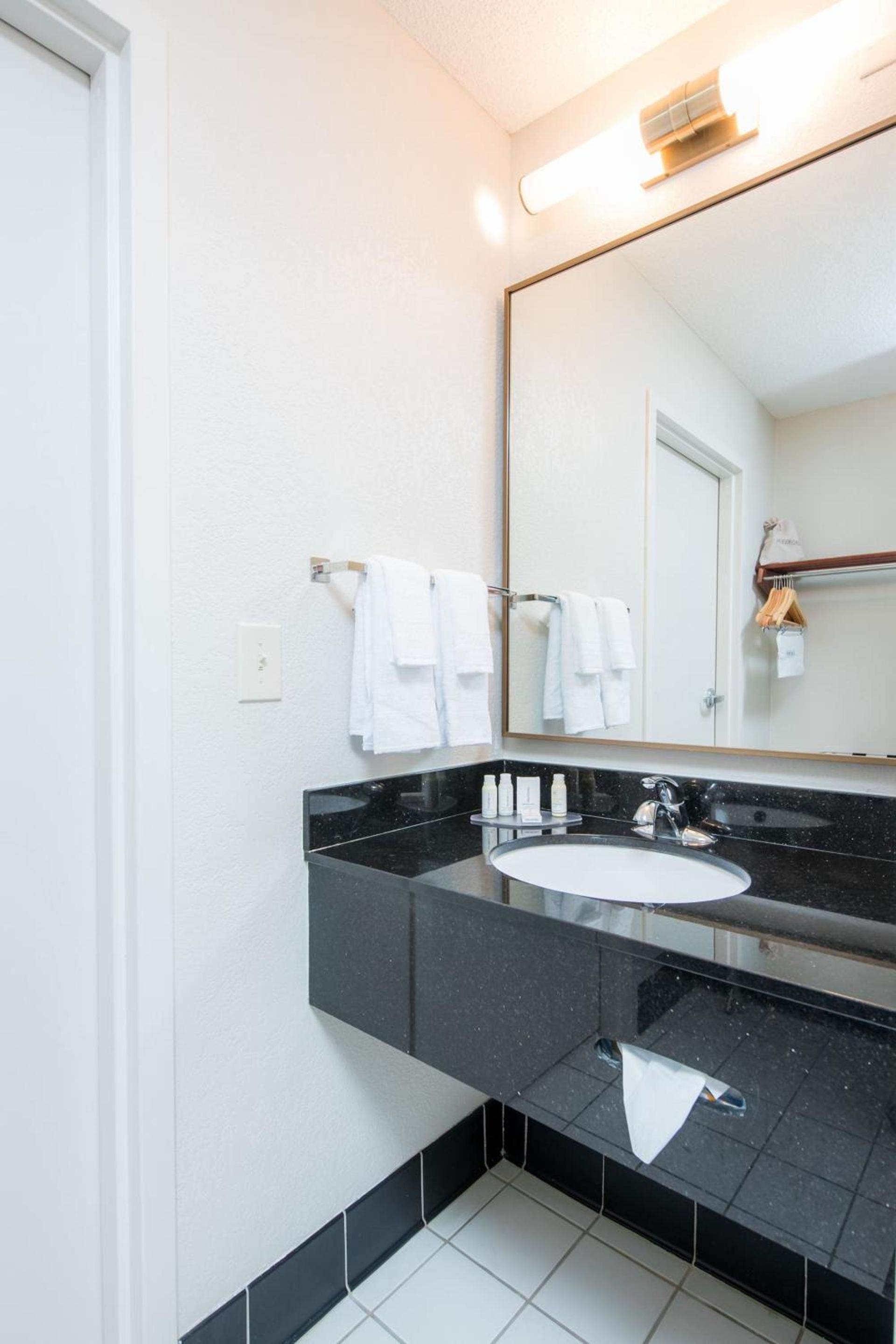Fairfield Inn Suites Brunswick photo 24