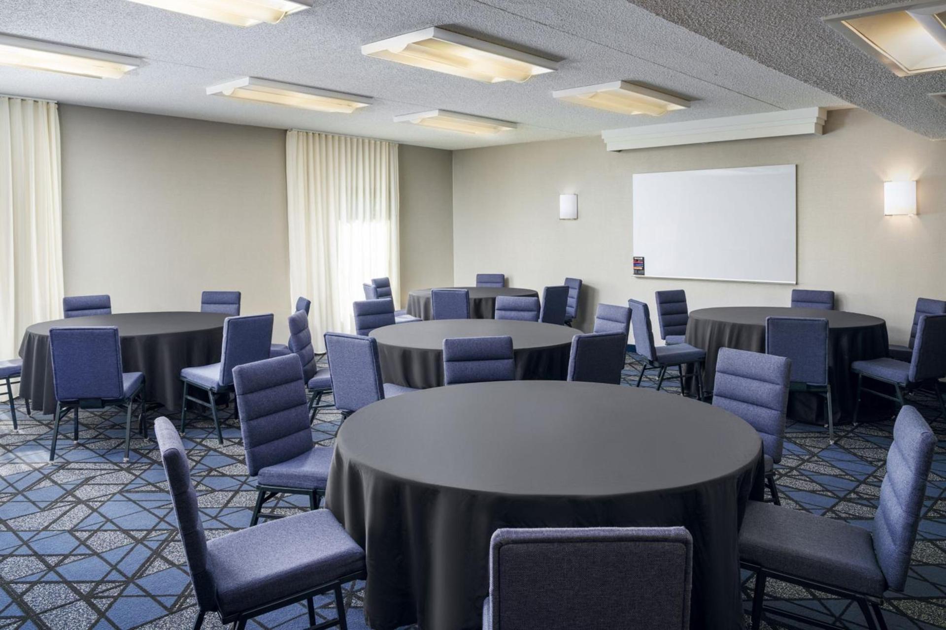 Courtyard by Marriott Little Rock West photo 81