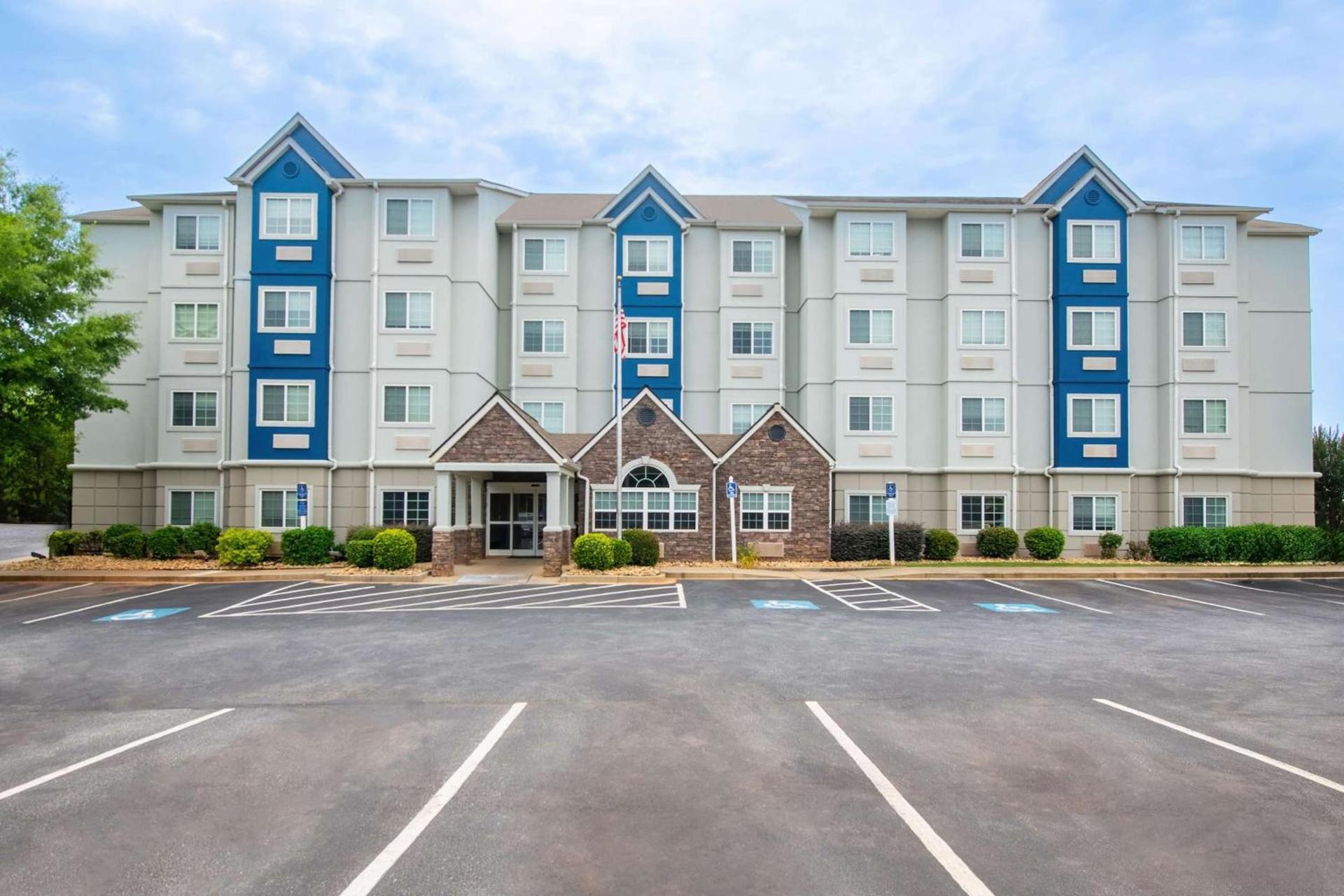 Microtel Inn and Suites by Wyndham Anderson SC photo 3
