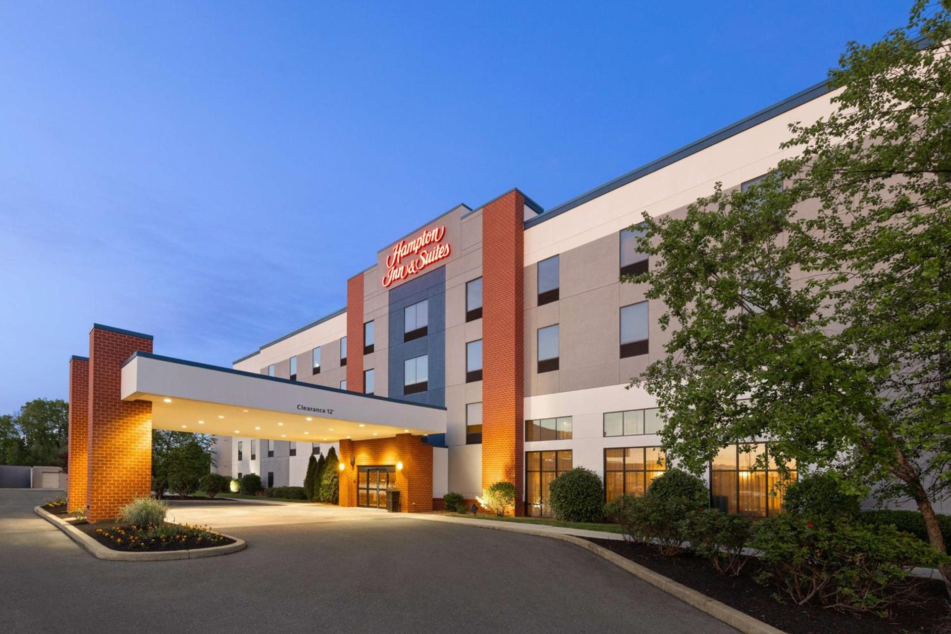 Hampton Inn & Suites Harrisburg photo 1