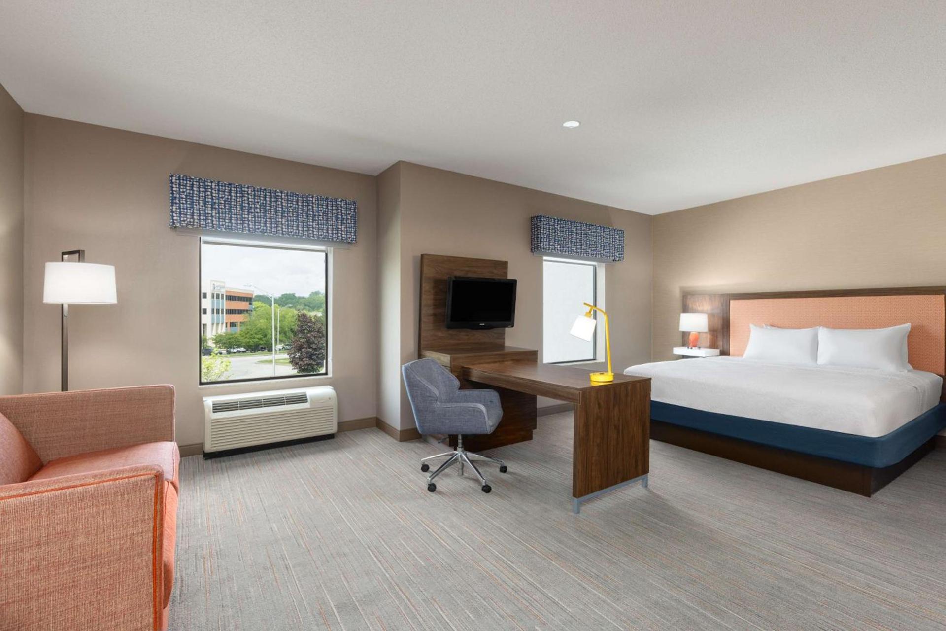 Hampton Inn & Suites Harrisburg photo 11