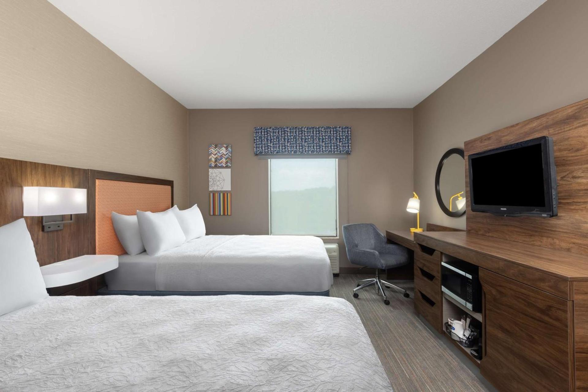 Hampton Inn & Suites Harrisburg photo 21
