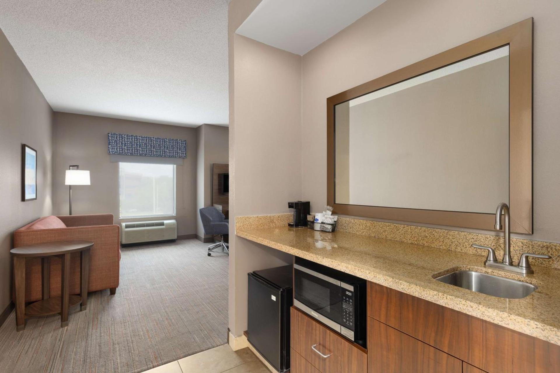 Hampton Inn & Suites Harrisburg photo 20