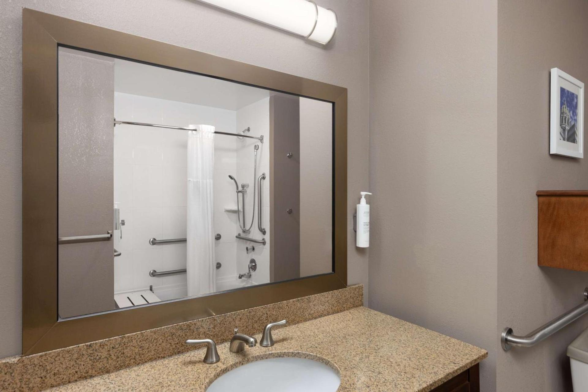 Hampton Inn & Suites Harrisburg photo 23
