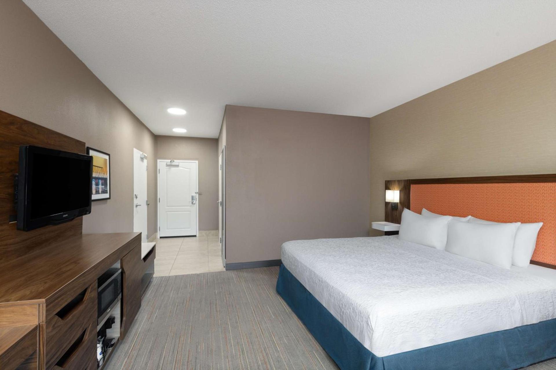 Hampton Inn & Suites Harrisburg photo 26
