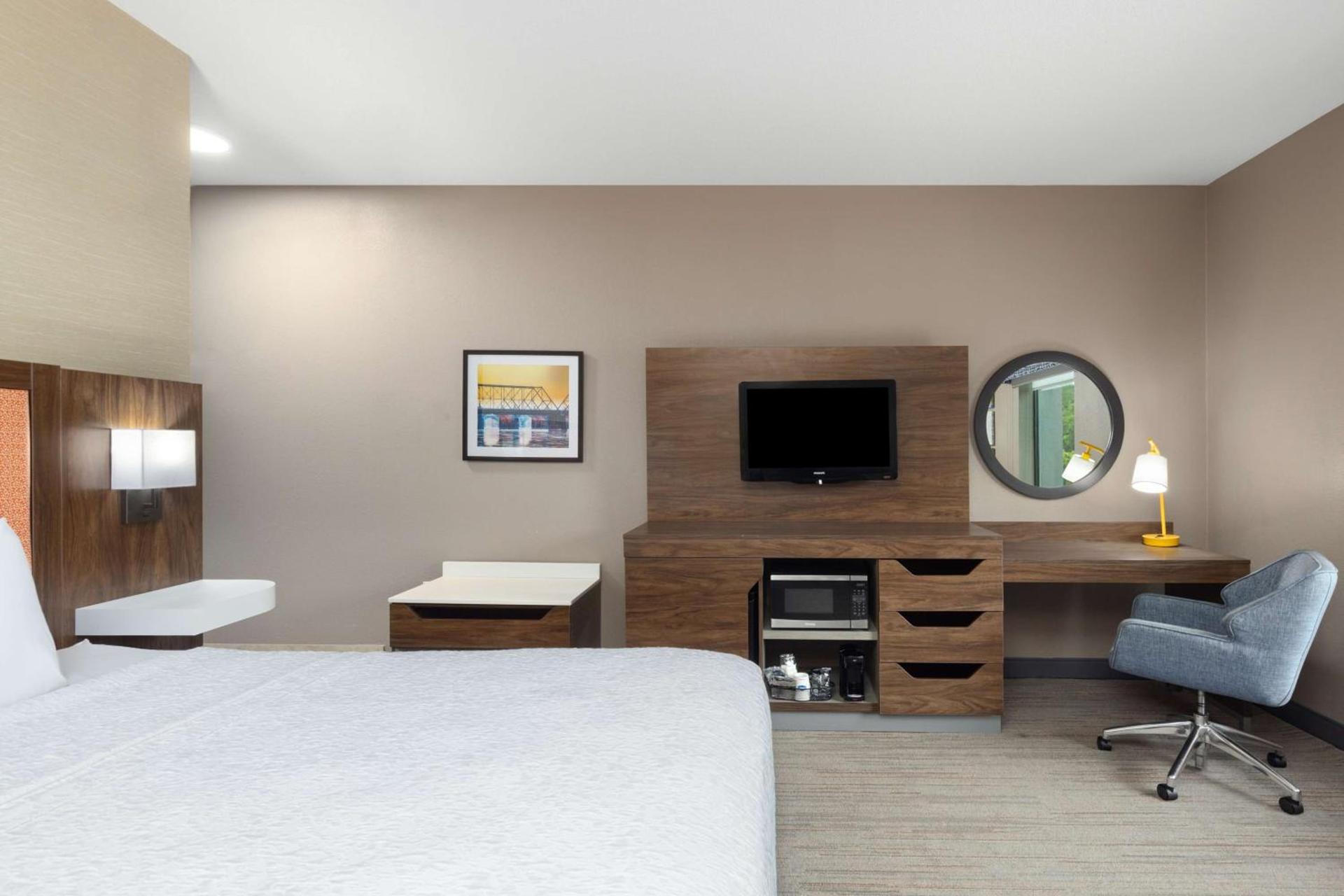 Hampton Inn & Suites Harrisburg photo 28