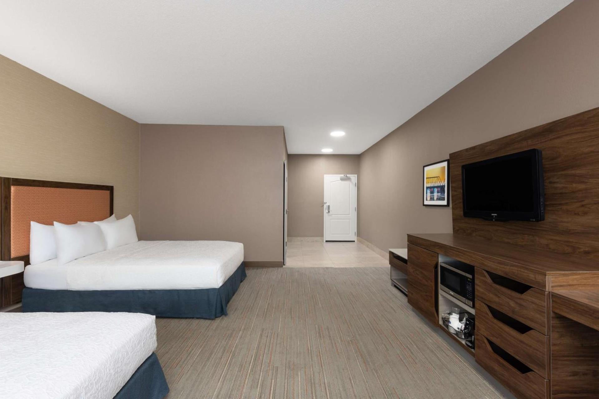 Hampton Inn & Suites Harrisburg photo 37