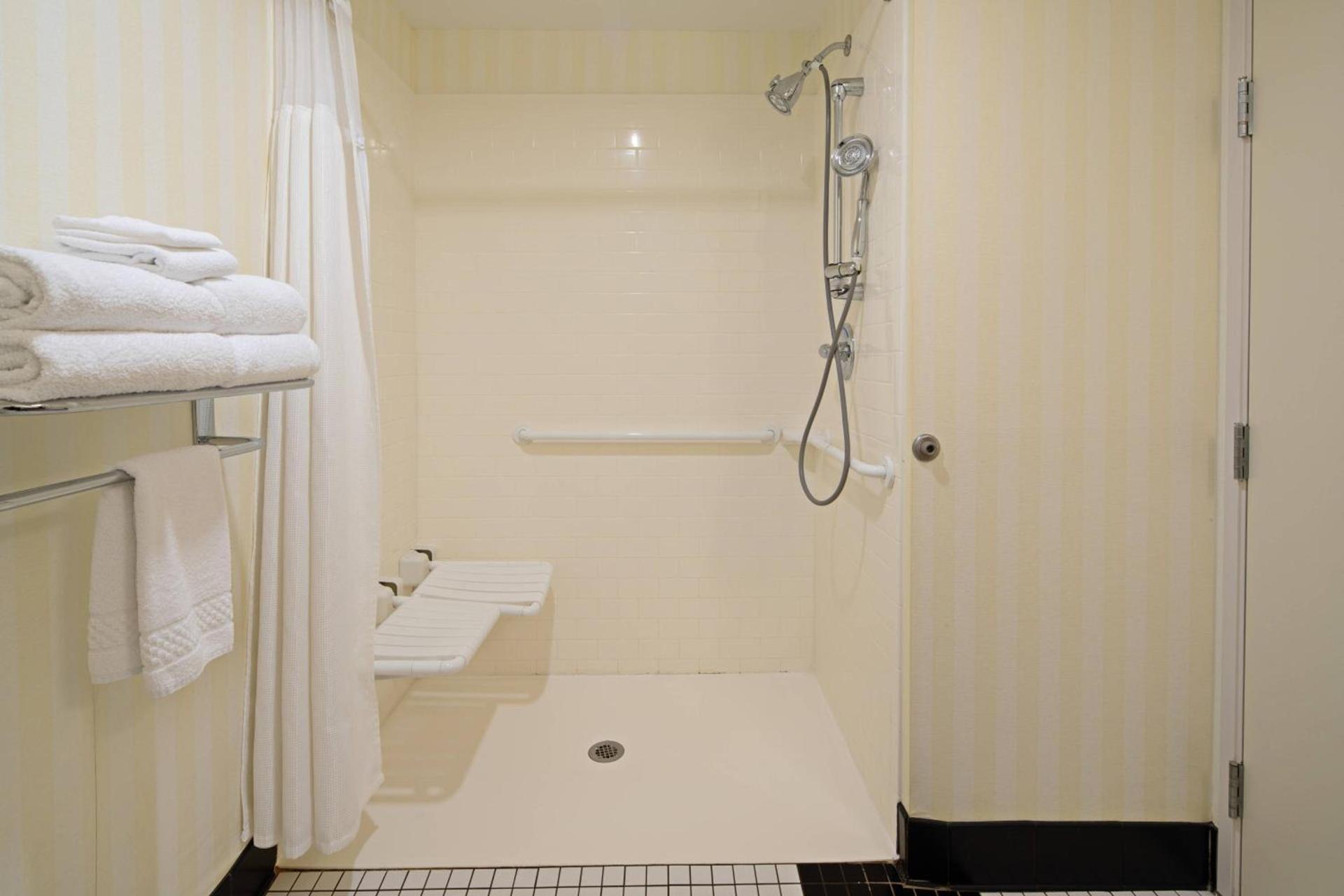 Fairfield Inn & Suites Seattle Bremerton photo 13