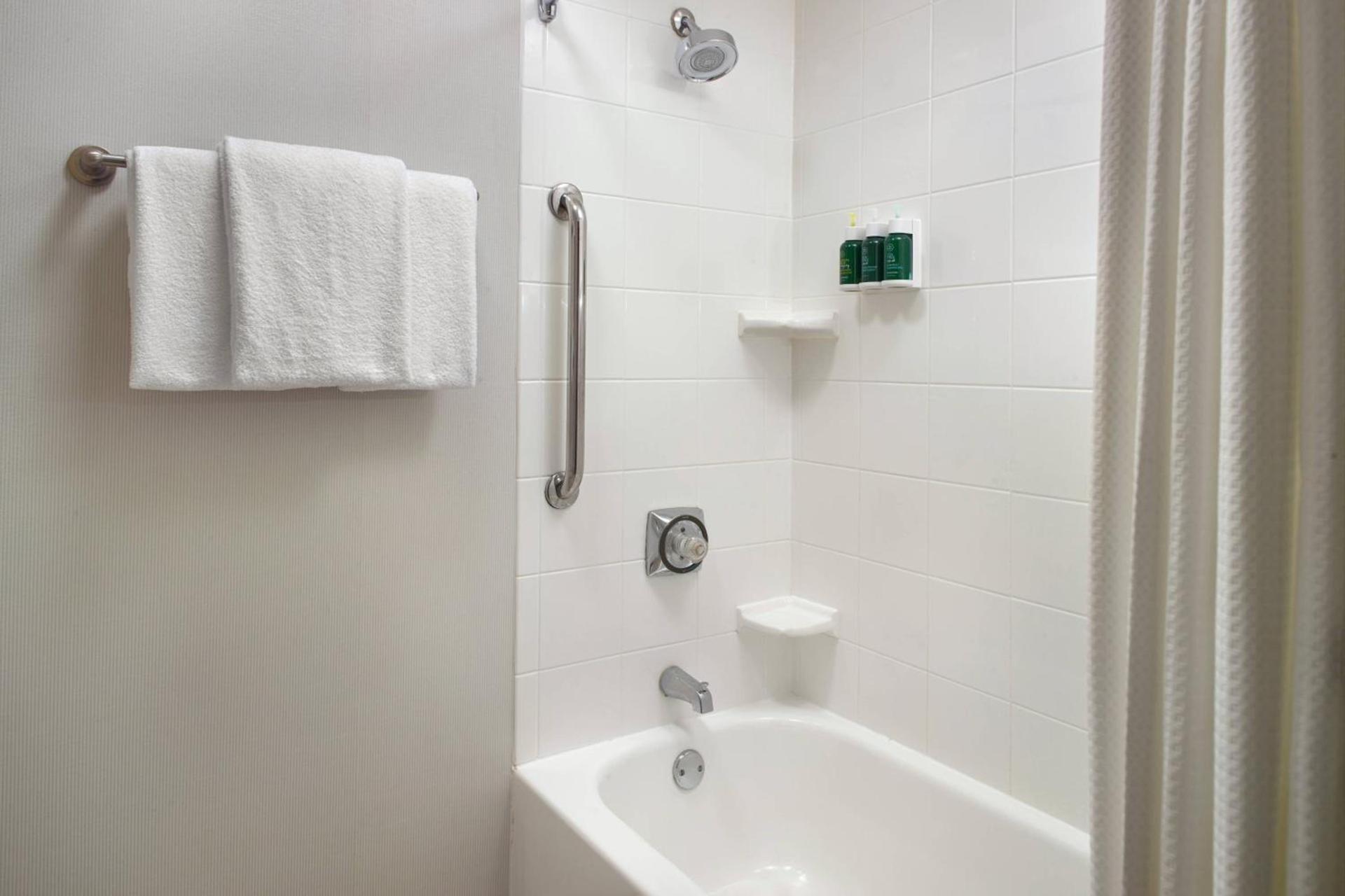 Courtyard by Marriott Fayetteville photo 22