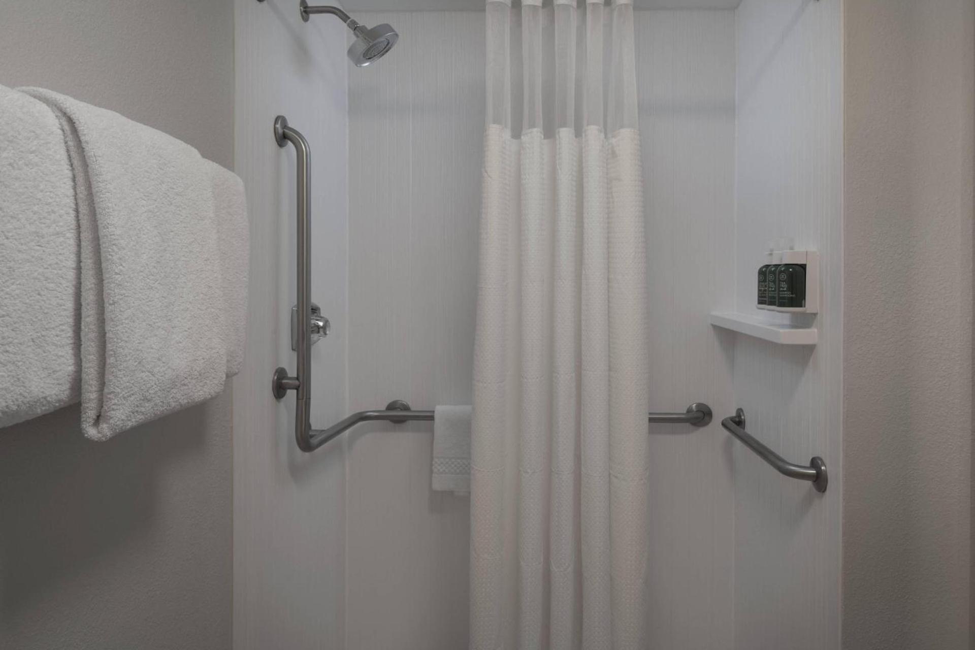 Courtyard by Marriott Jacksonville at the Mayo Clinic Campus/Beaches photo 12