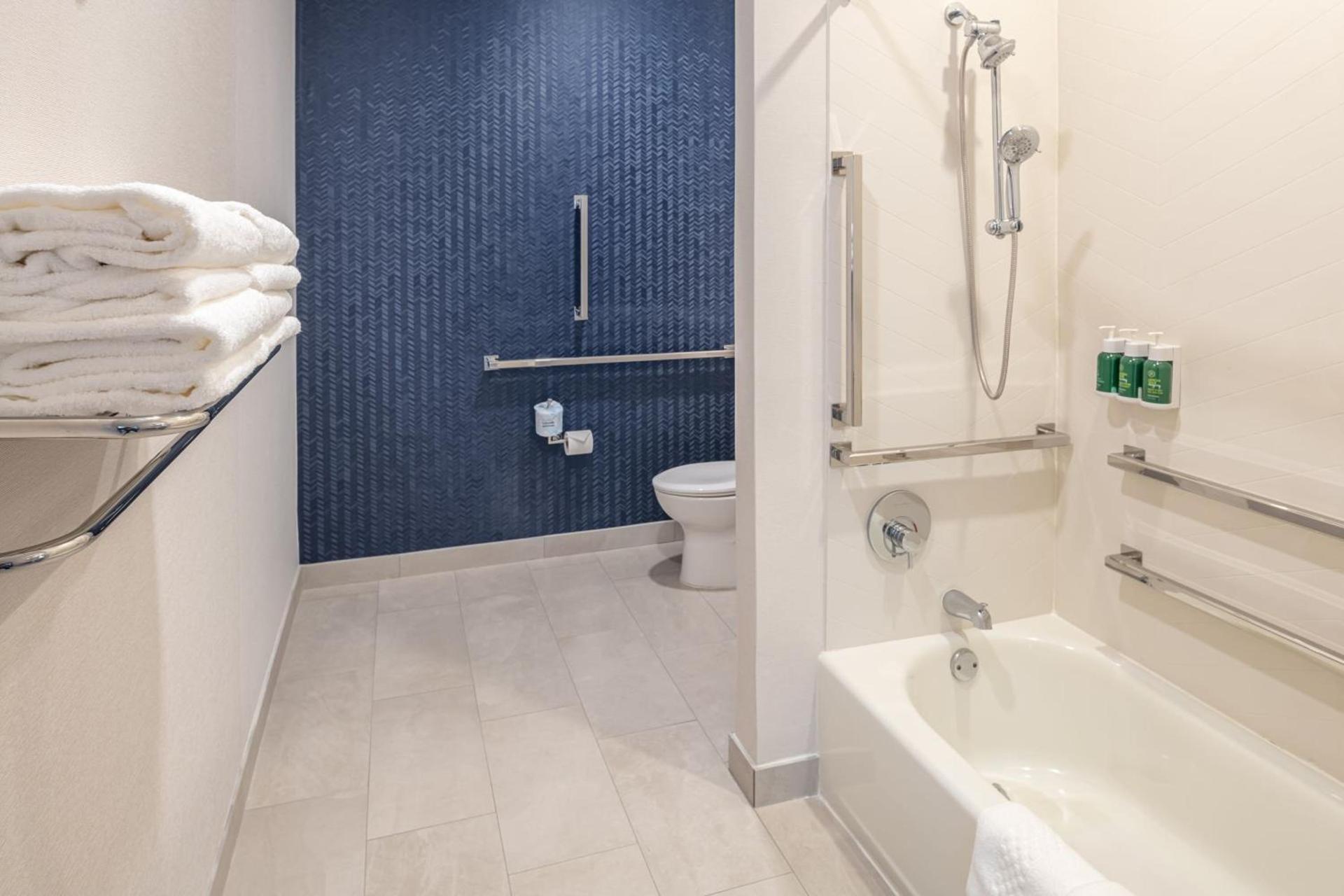 Fairfield Inn & Suites Fort Worth Northeast photo 16