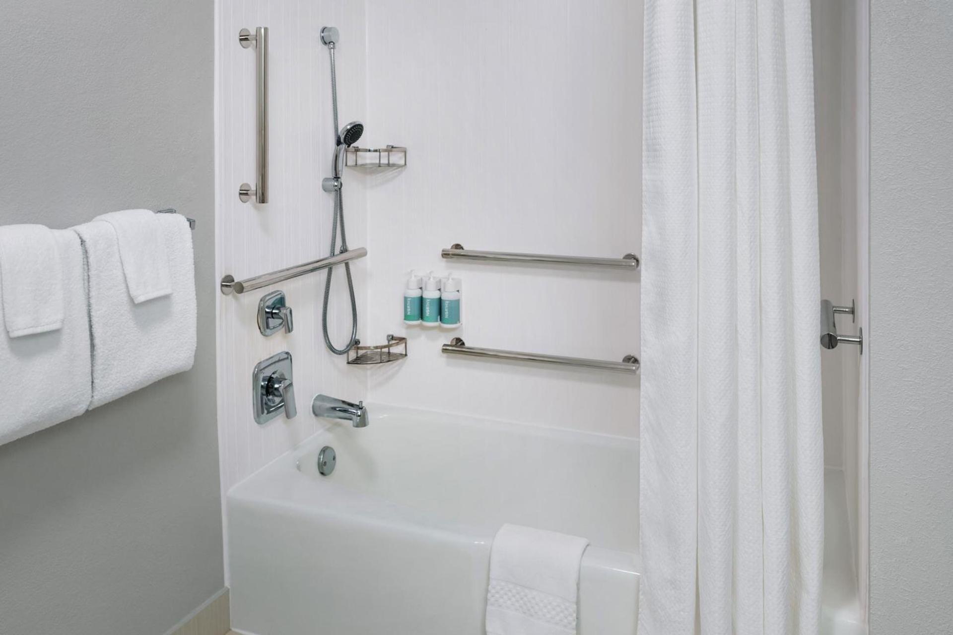 Courtyard by Marriott New Carrollton Landover photo 13